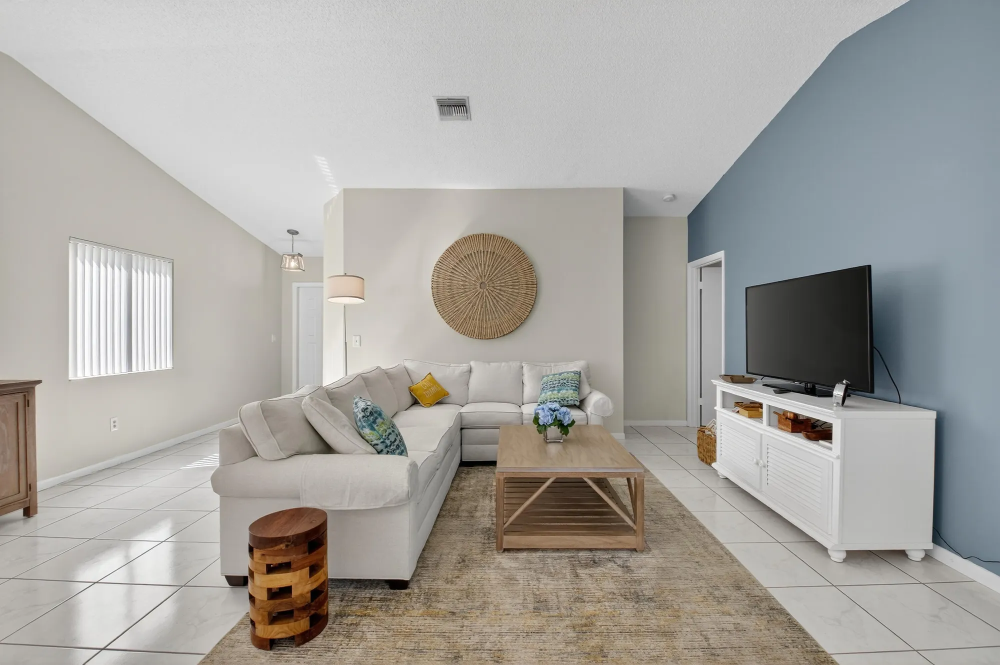 Property Slideshow image 12 of 54 | 1301 nw 23rd ln, Delray Beach, FL, 33445