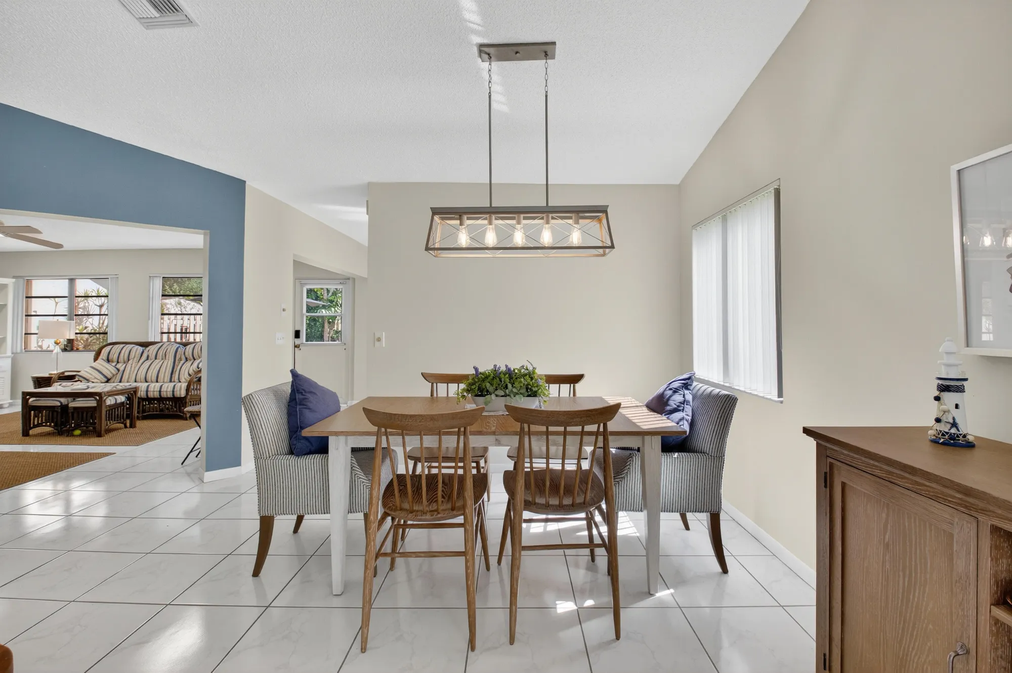 Property Slideshow image 8 of 54 | 1301 nw 23rd ln, Delray Beach, FL, 33445