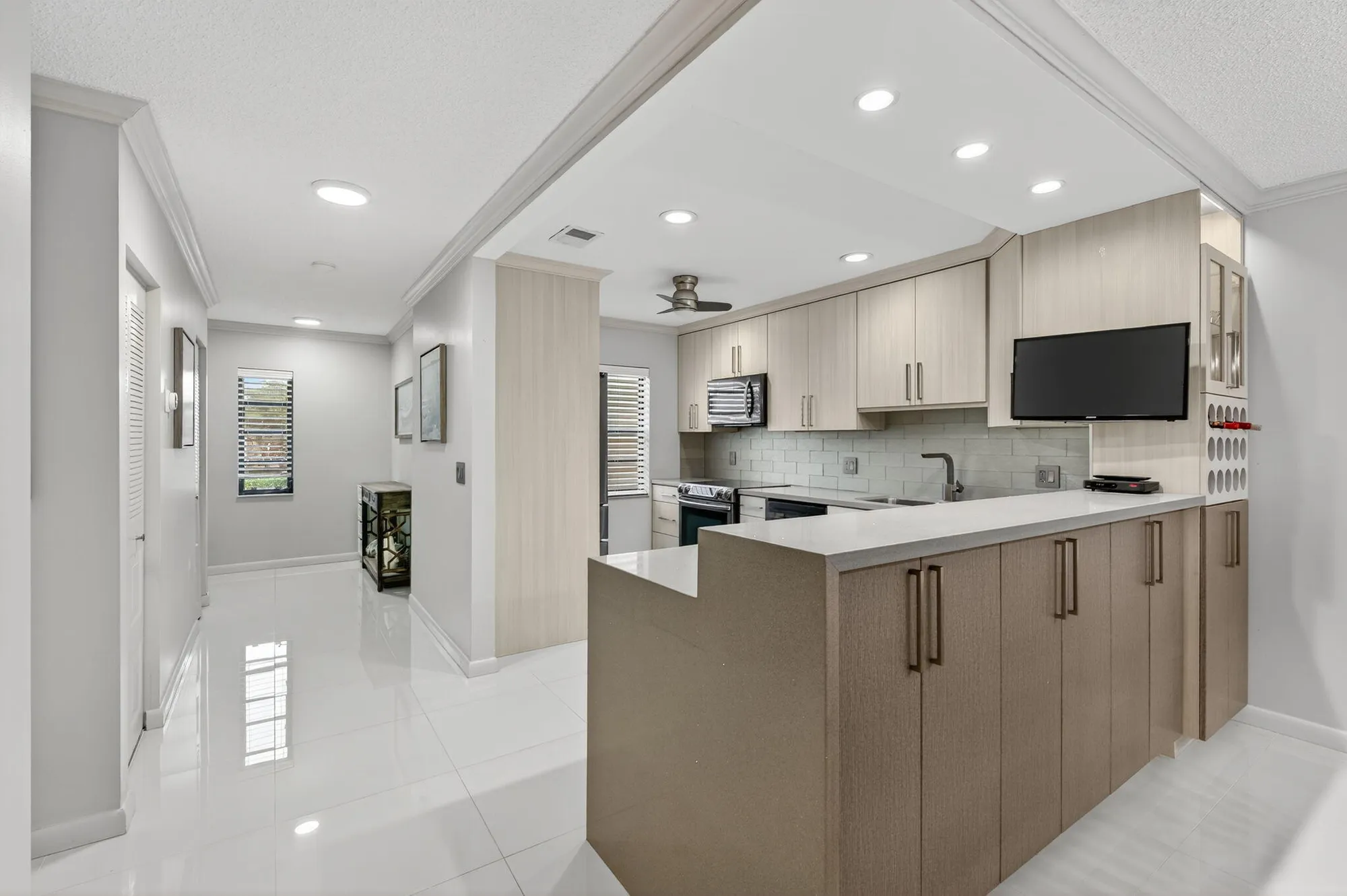 Property Slideshow image 3 of 56 | 8450 casa del lago j, Boca Raton, FL, 33433
