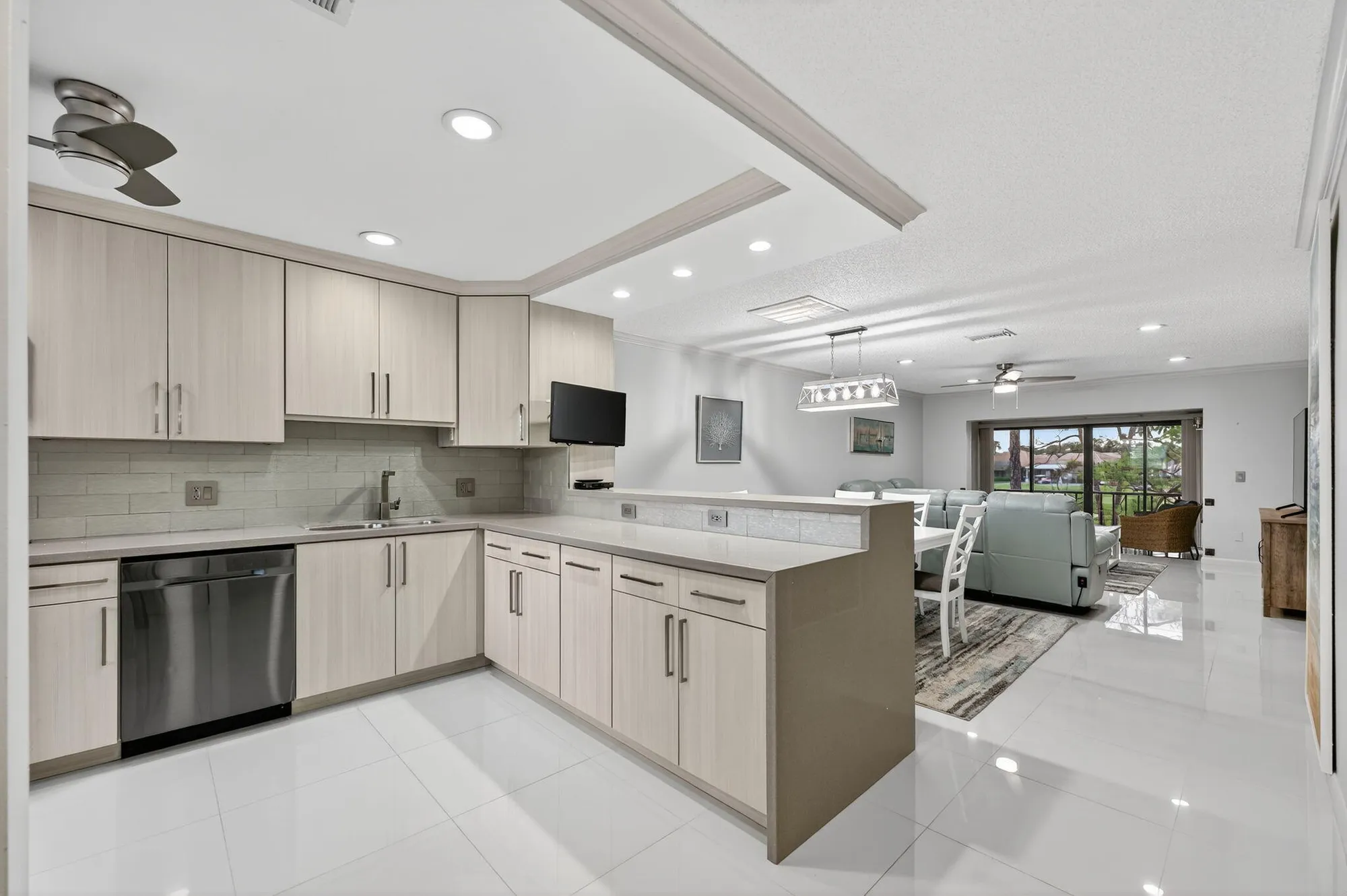 Property Slideshow image 5 of 56 | 8450 casa del lago j, Boca Raton, FL, 33433