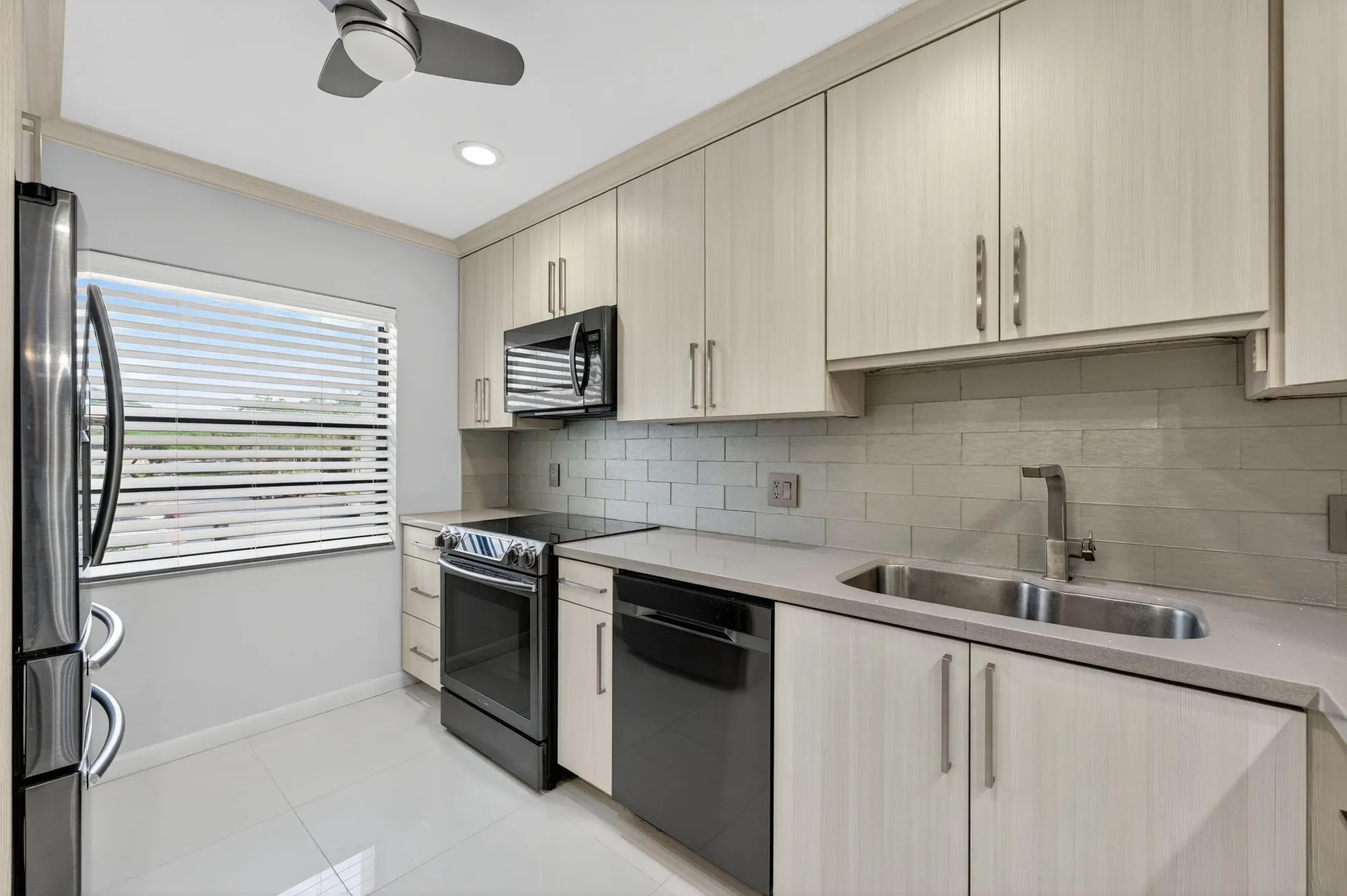 Property Slideshow image 6 of 56 | 8450 casa del lago j, Boca Raton, FL, 33433