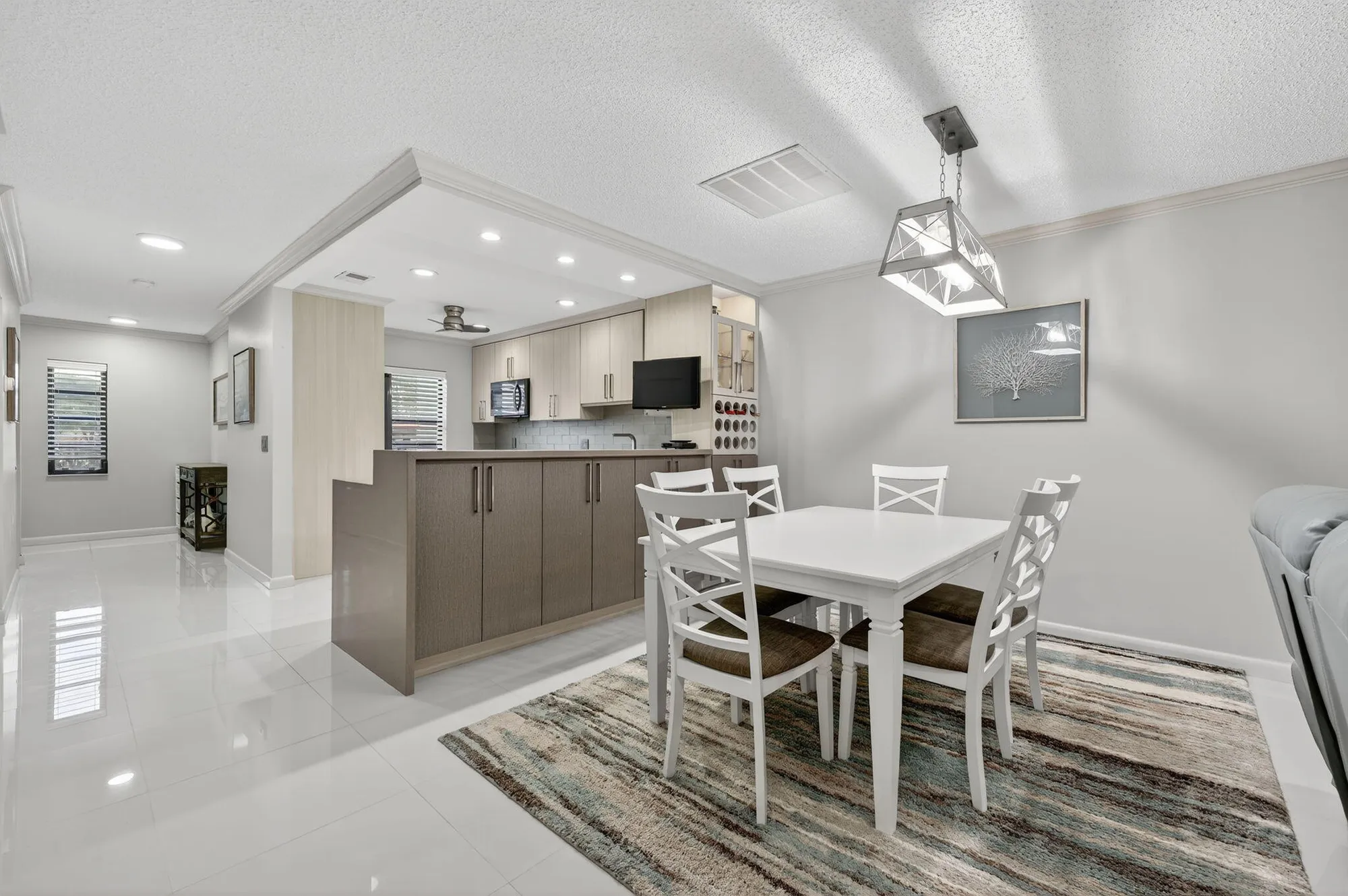 Property Slideshow image 10 of 56 | 8450 casa del lago j, Boca Raton, FL, 33433