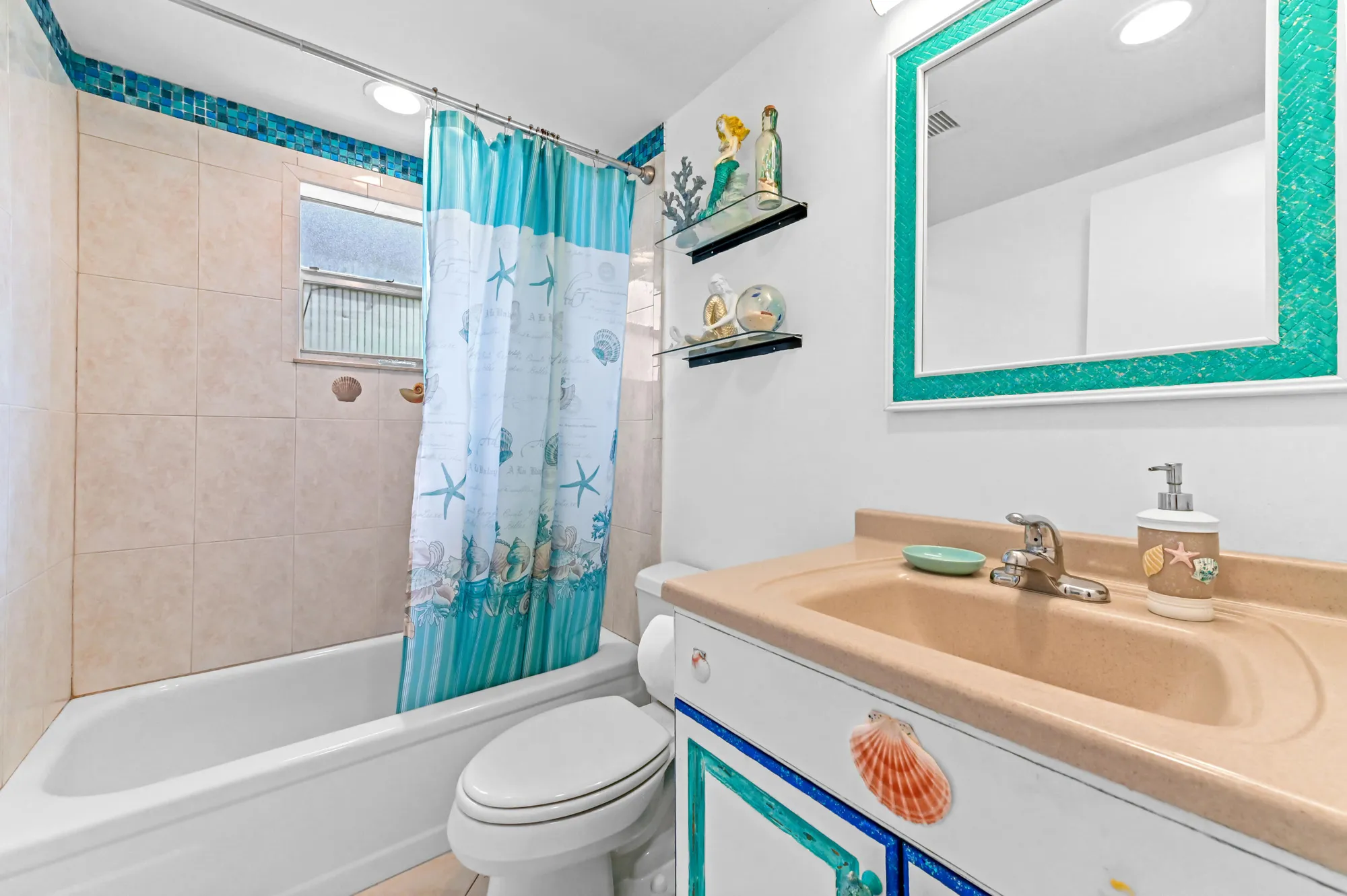 Property Slideshow image 19 of 42 | 98 flanders c, Delray Beach, FL, 33484