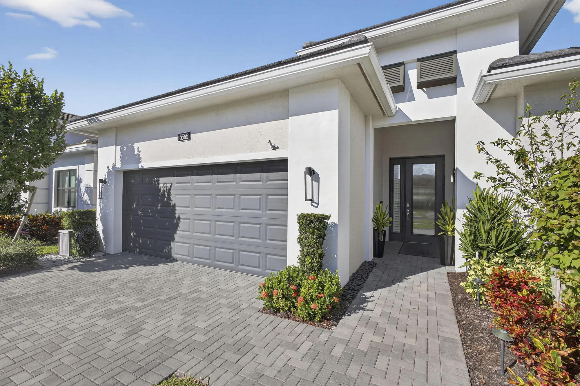 Property Slideshow image 2 of 63 | 5565 sanibel ln, Loxahatchee, FL, 33470