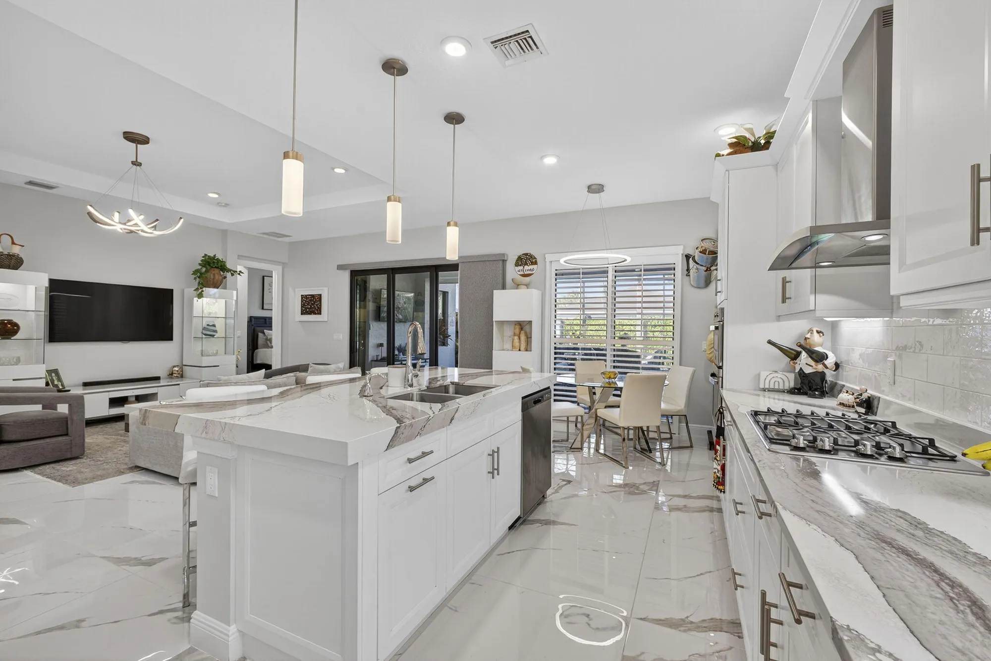 Property Slideshow image 14 of 63 | 5565 sanibel ln, Loxahatchee, FL, 33470
