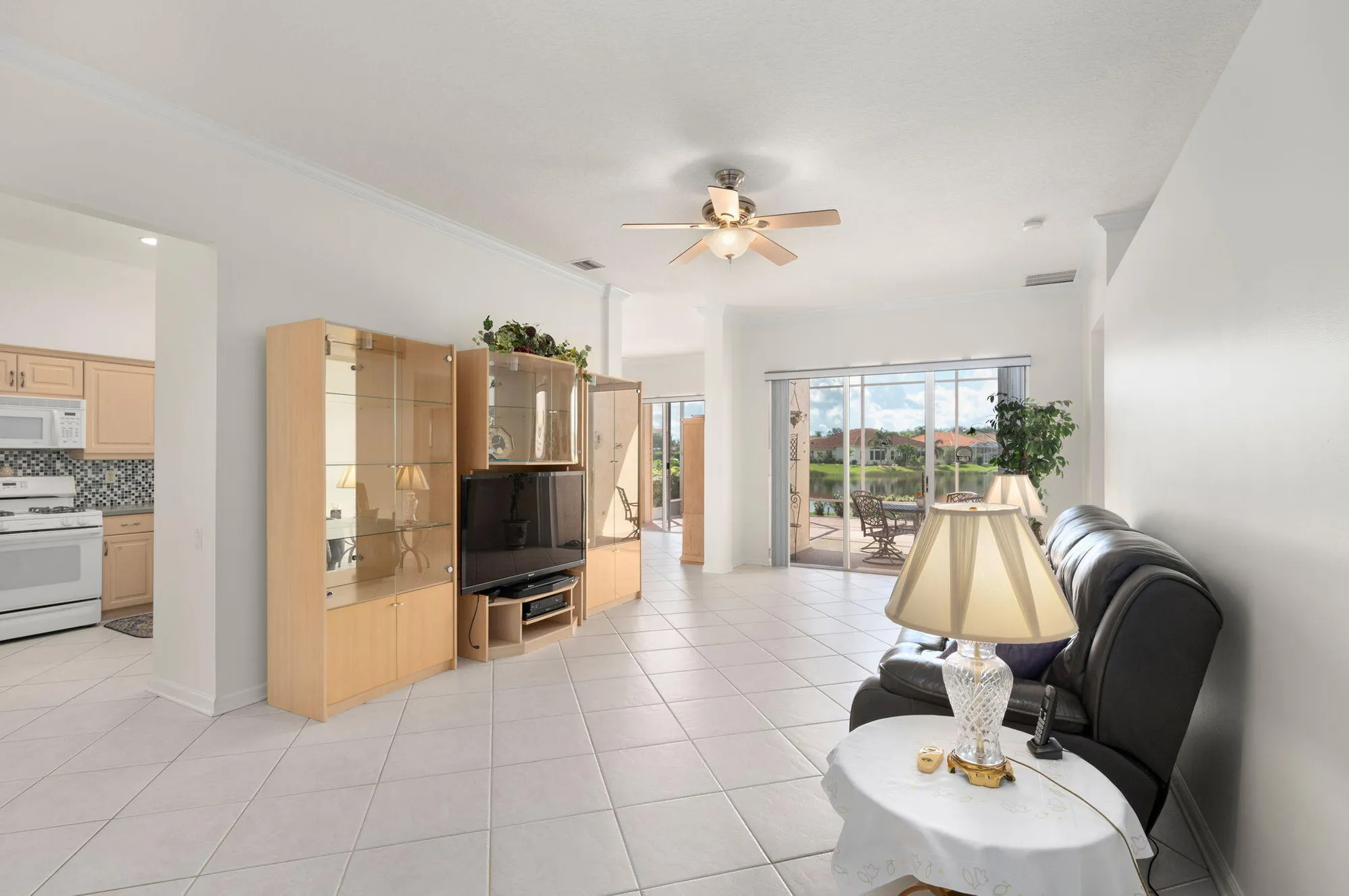 Property Slideshow image 10 of 24 | 417 nw sunview way, Port Saint Lucie, FL, 34986