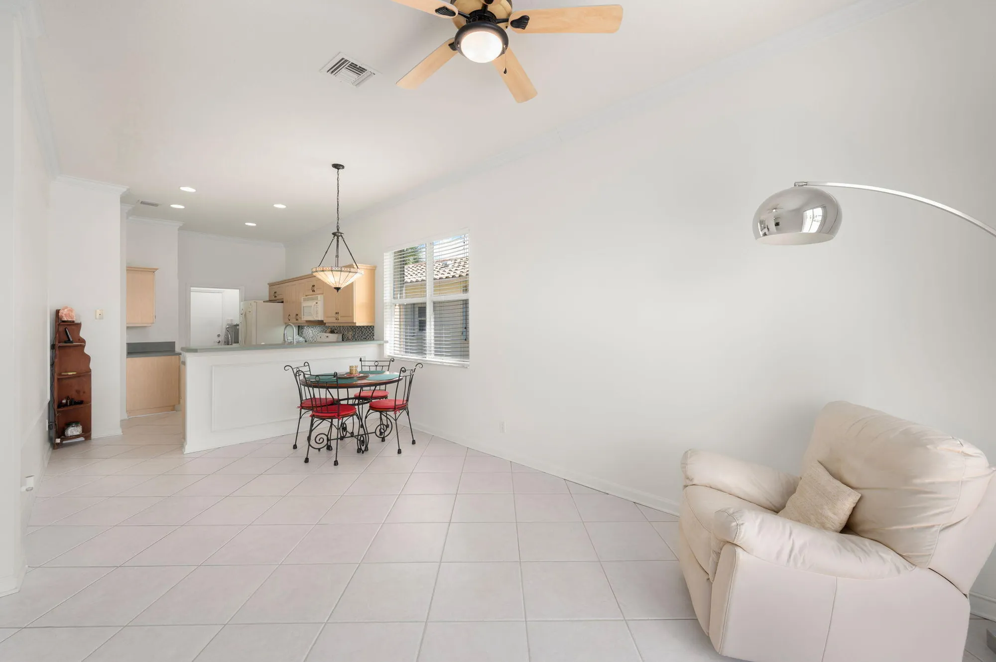 Property Slideshow image 12 of 24 | 417 nw sunview way, Port Saint Lucie, FL, 34986