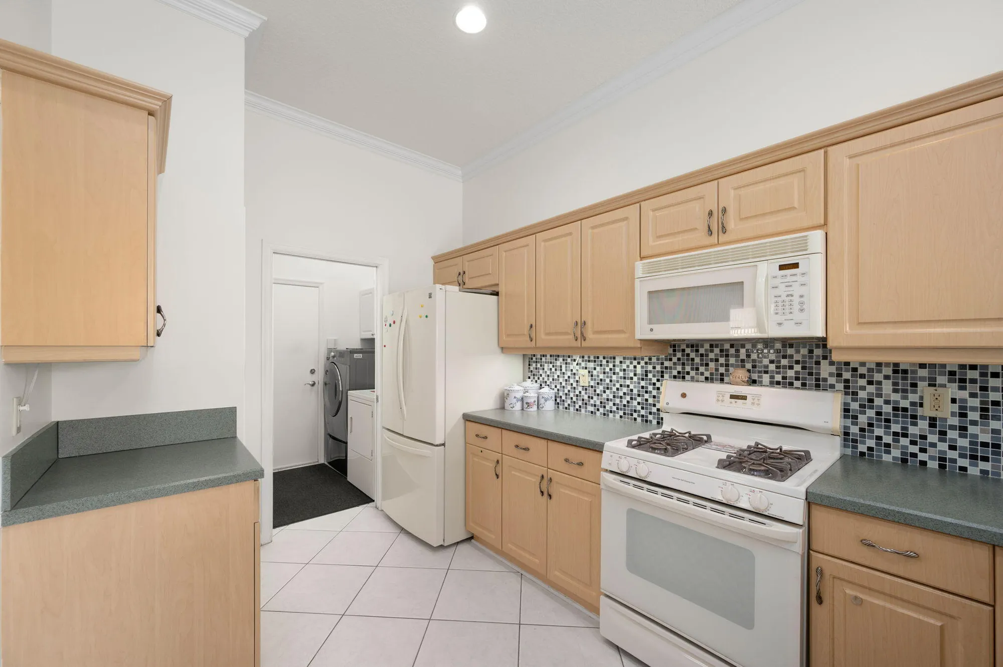 Property Slideshow image 6 of 24 | 417 nw sunview way, Port Saint Lucie, FL, 34986