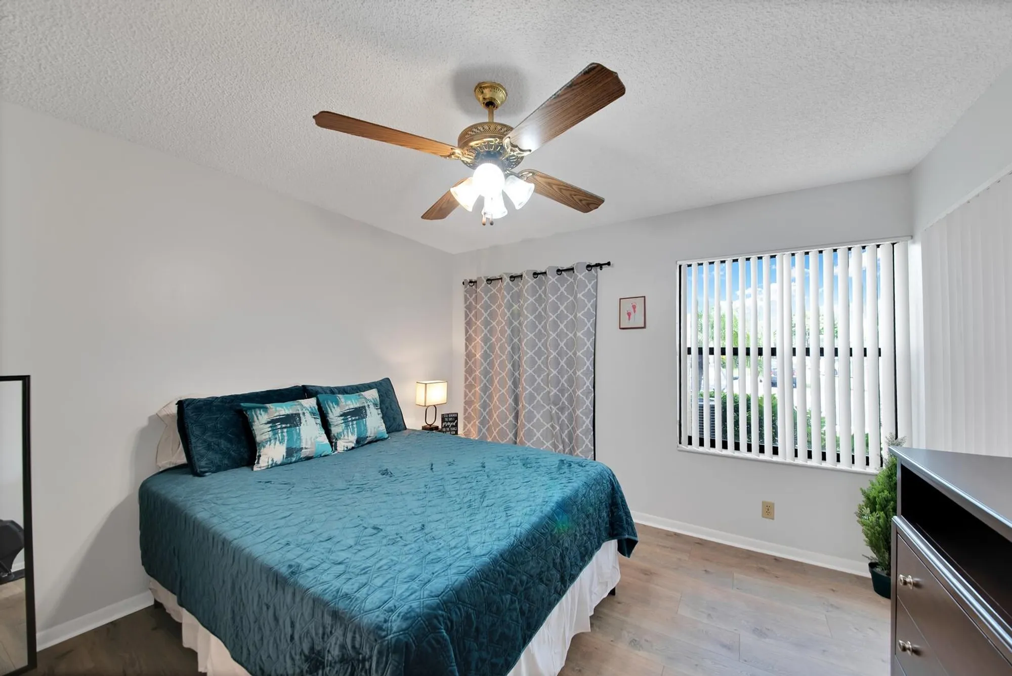 Property Slideshow image 19 of 28 | 4708 lucerne lakes blvd 104, Lake Worth, FL, 33467