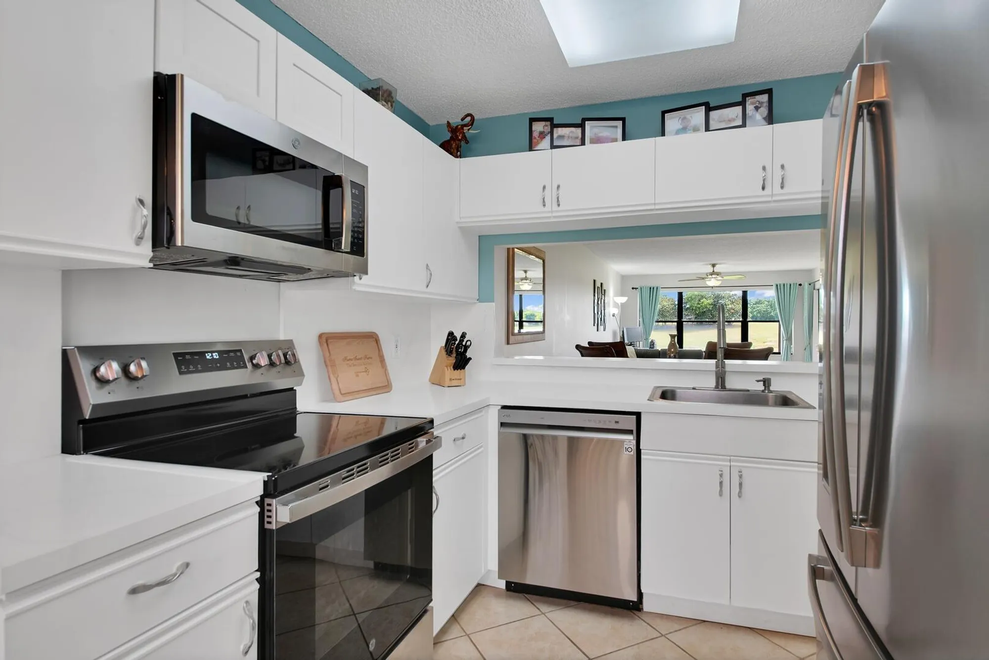 Property Slideshow image 12 of 28 | 4708 lucerne lakes blvd 104, Lake Worth, FL, 33467