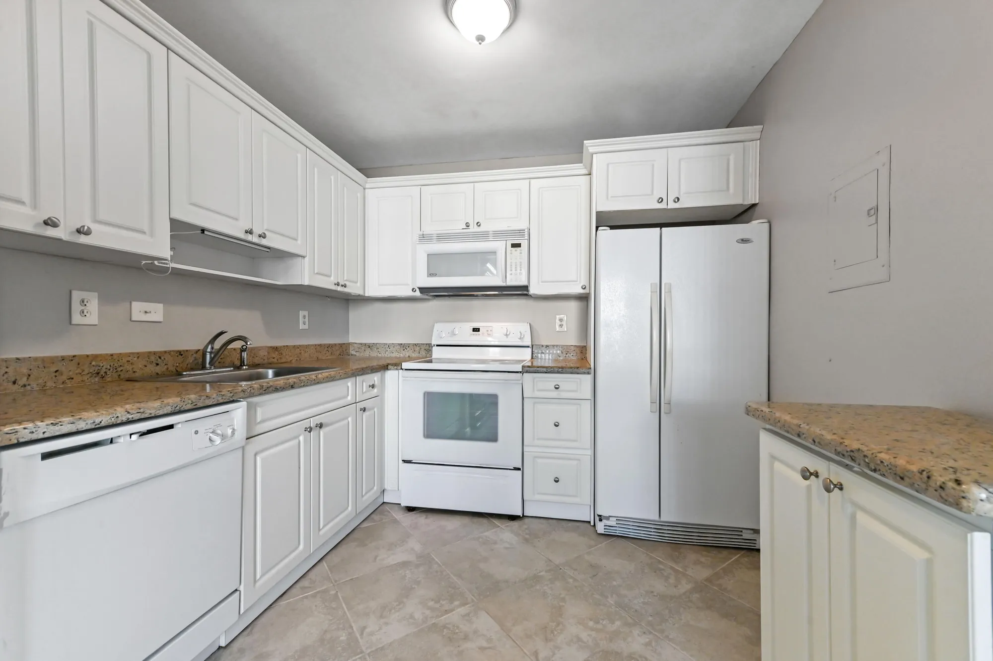 Property Slideshow image 14 of 36 | 616 burgundy m, Delray Beach, FL, 33484