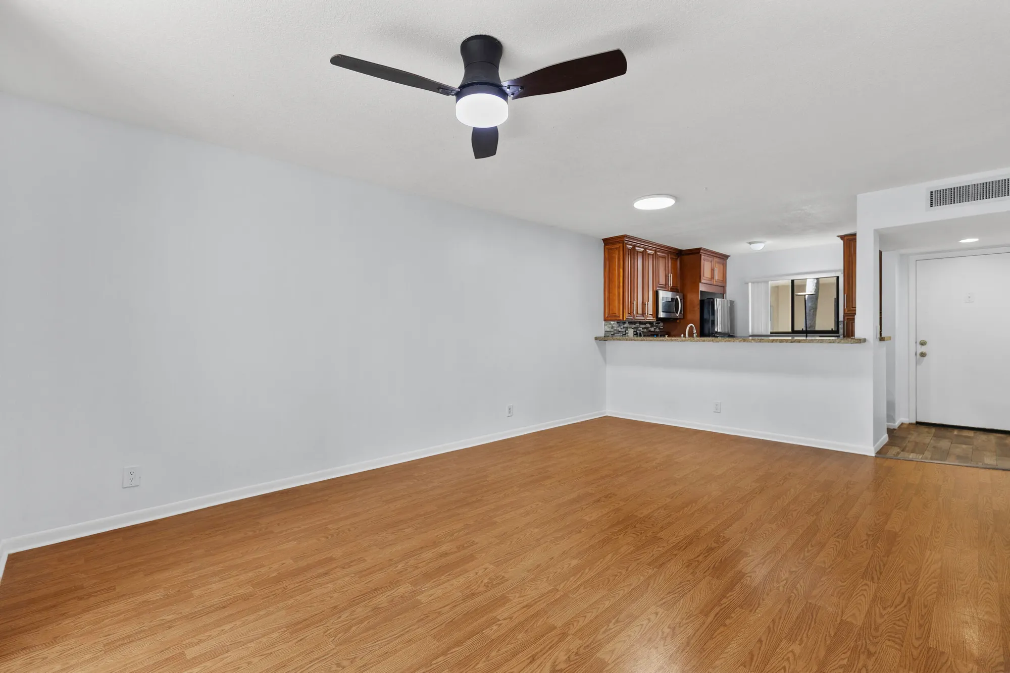 Property Slideshow image 7 of 47 | 5280 las verdes cir apt 216, Delray Beach, FL, 33484