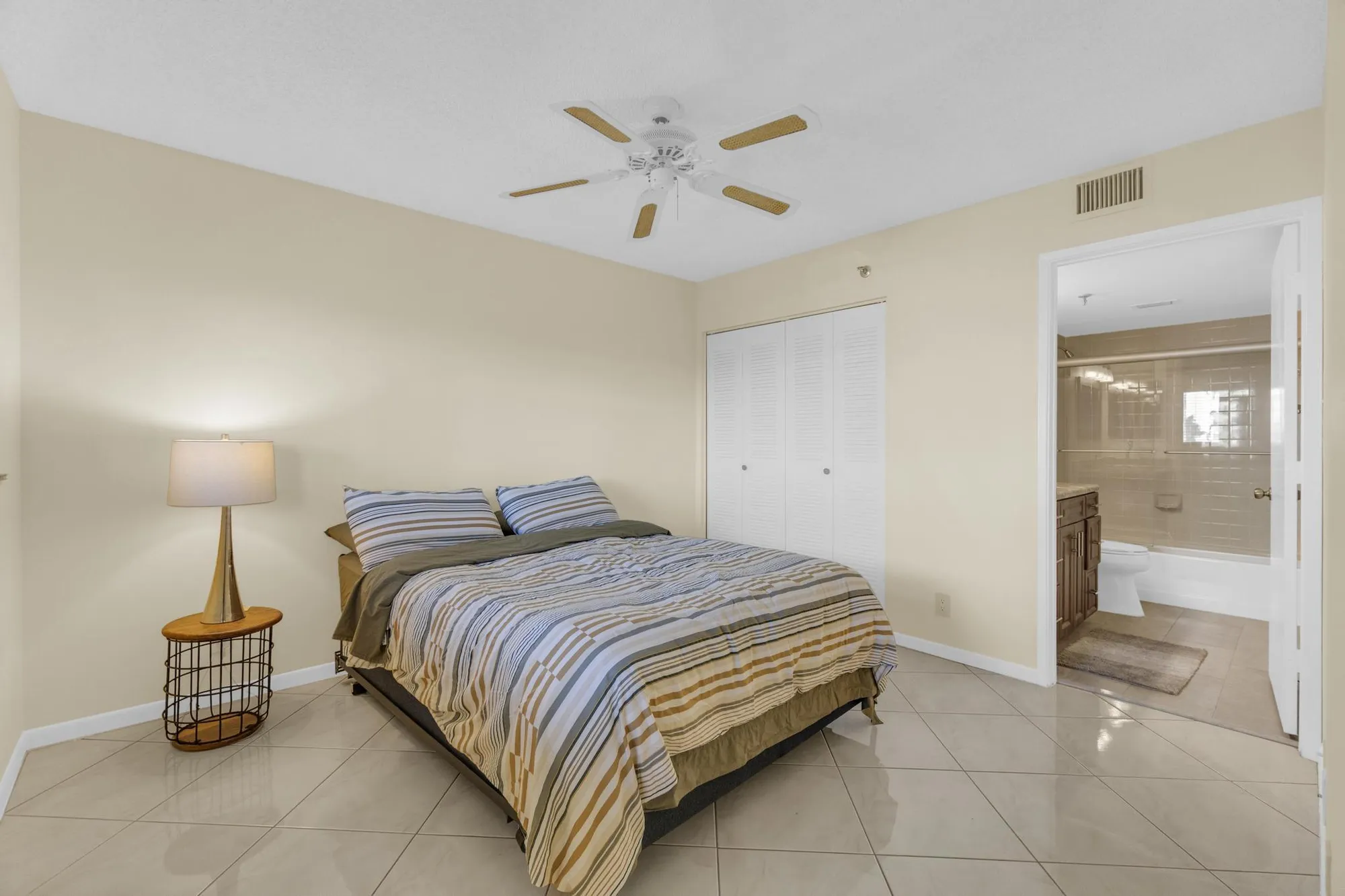 Property Slideshow image 26 of 79 | 7290 kinghurst dr apt 406, Delray Beach, FL, 33446