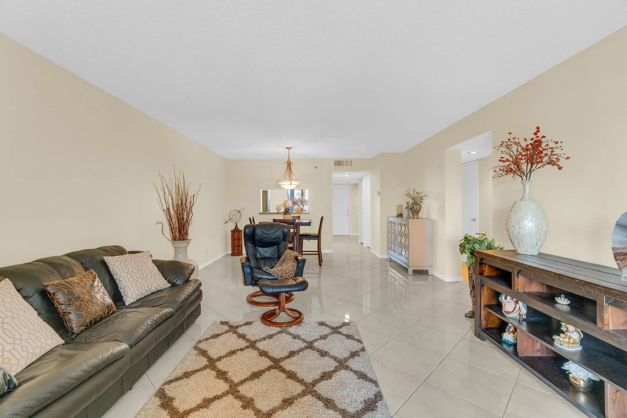 Property Slideshow image 9 of 79 | 7290 kinghurst dr apt 406, Delray Beach, FL, 33446