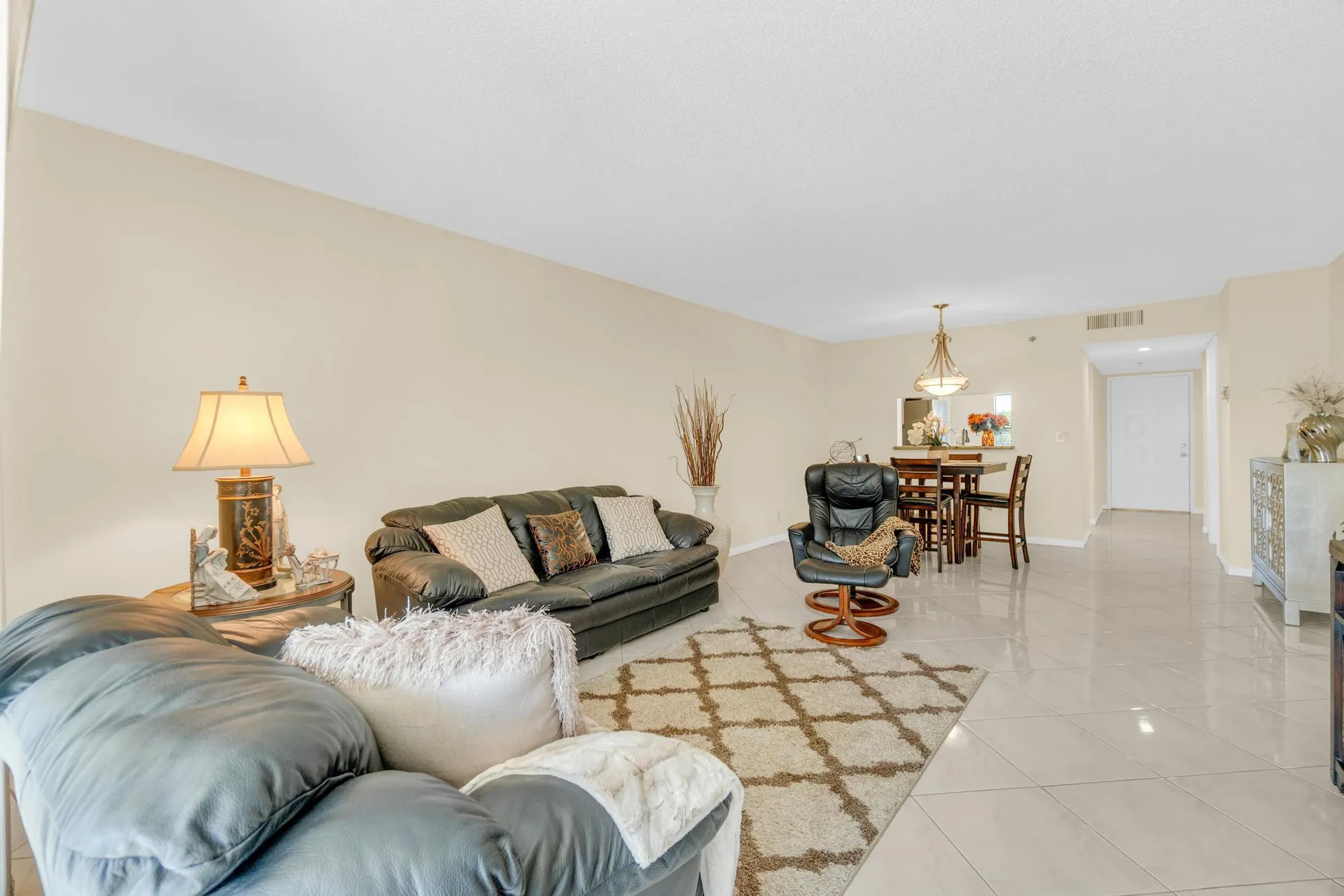Property Slideshow image 11 of 79 | 7290 kinghurst dr apt 406, Delray Beach, FL, 33446