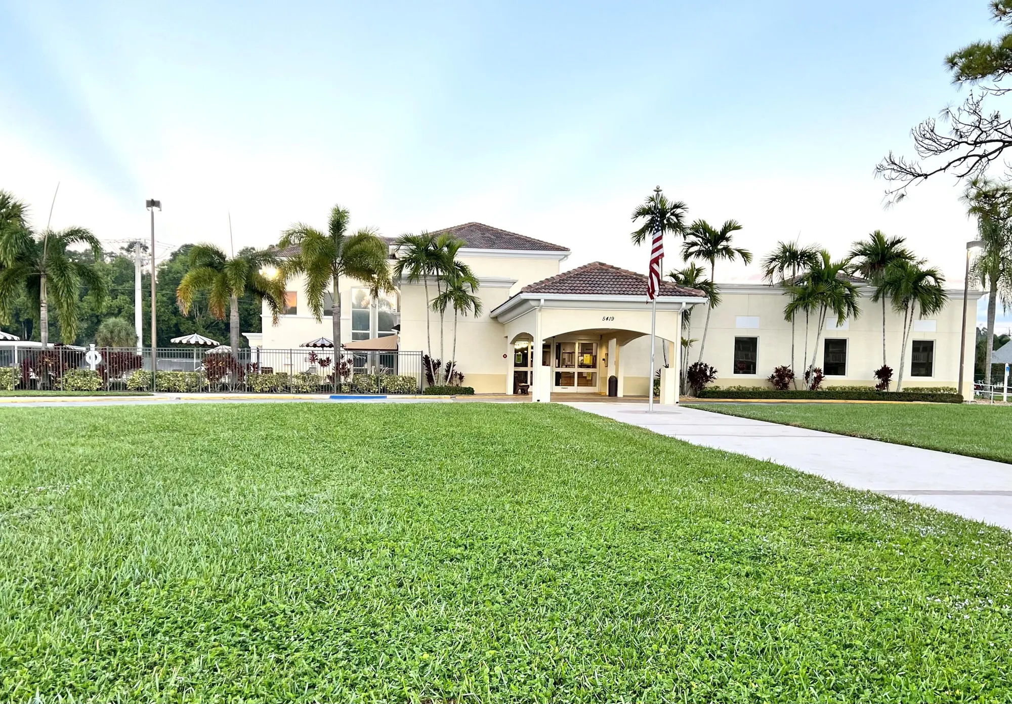 Property Slideshow image 4 of 7 | 362 sheffield o, West Palm Beach, FL, 33417