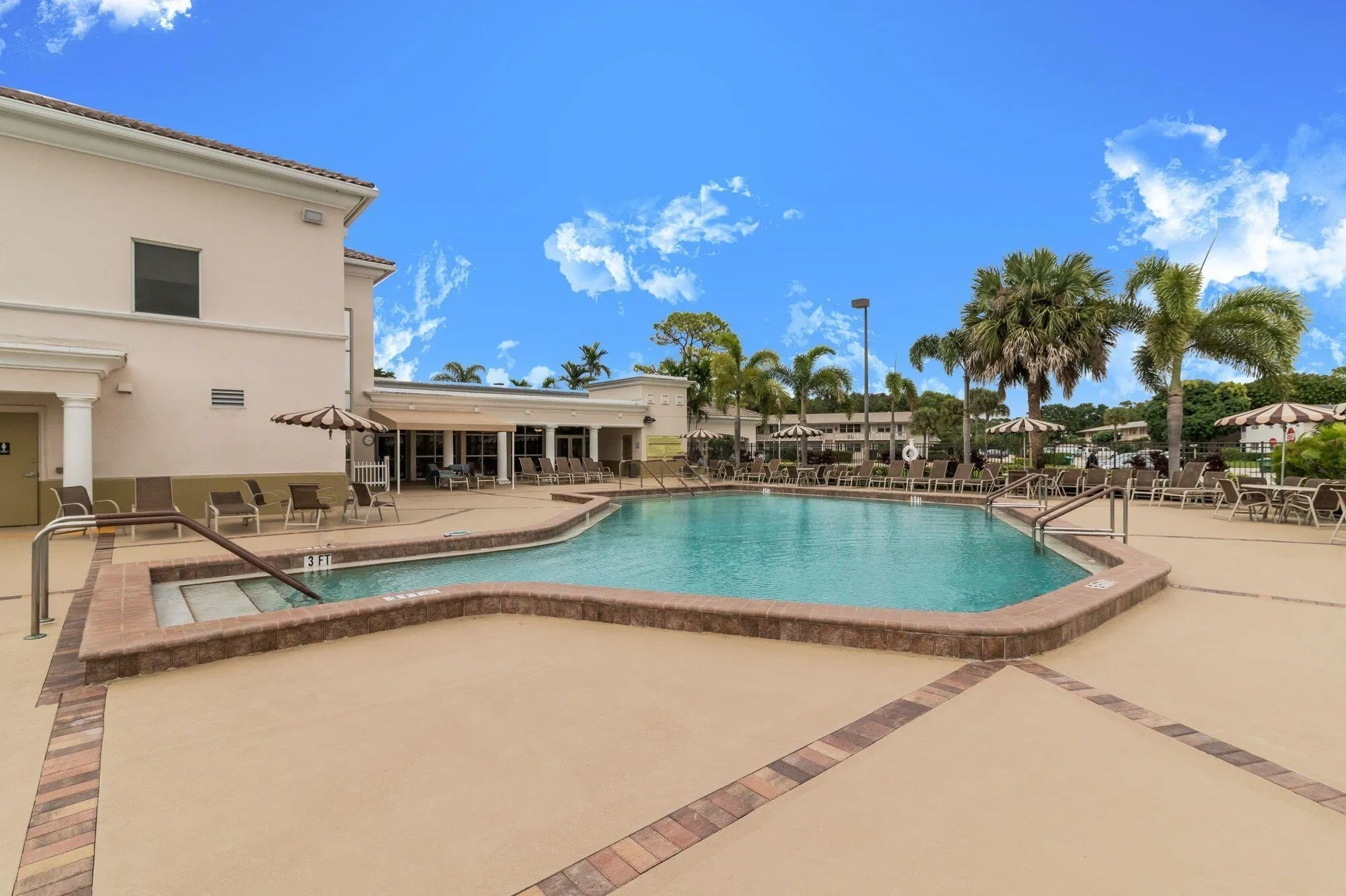Property Slideshow image 18 of 26 | 202 wellington m, West Palm Beach, FL, 33417