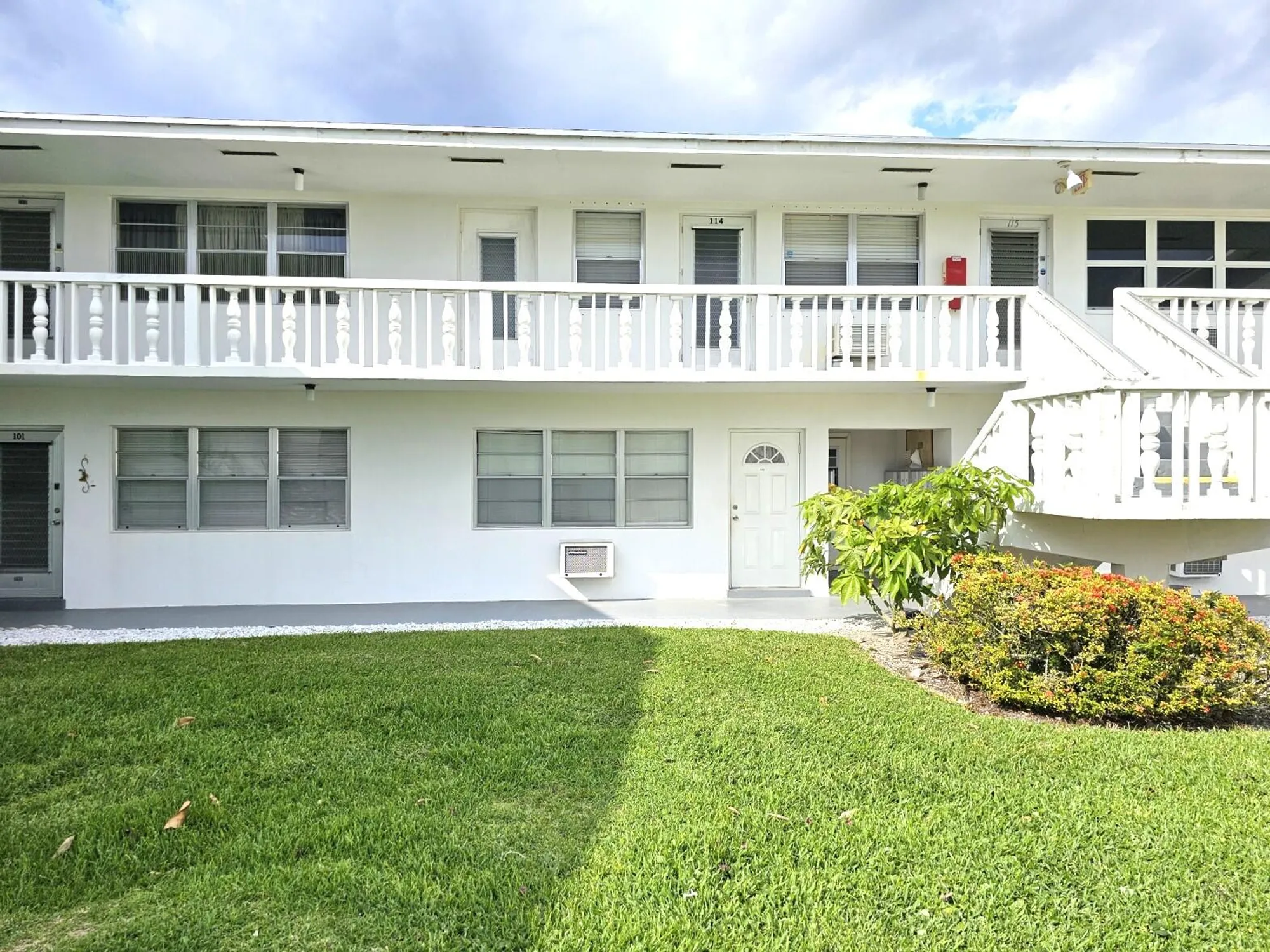 Property Slideshow image 1 of 13 | 102 easthampton e unit e, West Palm Beach, FL, 33417