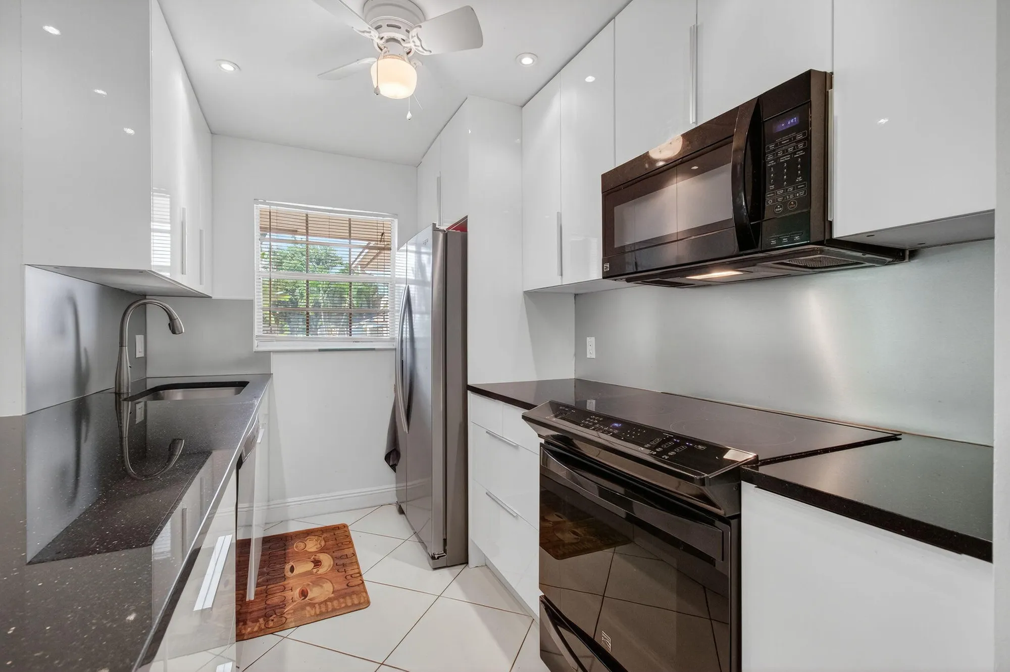 Property Slideshow image 18 of 53 | 1305 high point way d, Delray Beach, FL, 33445