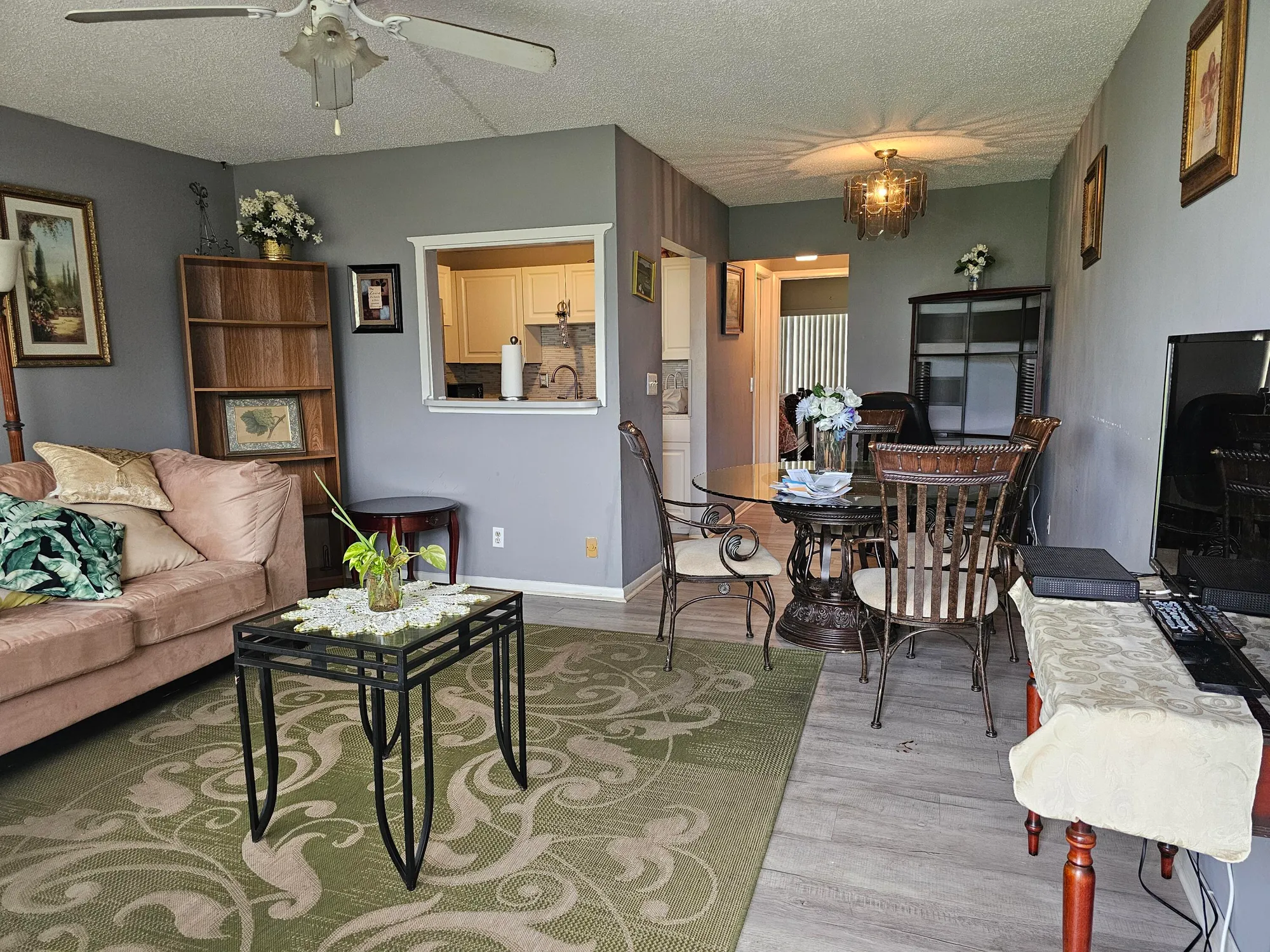 Property Slideshow image 2 of 13 | 102 easthampton e unit e, West Palm Beach, FL, 33417