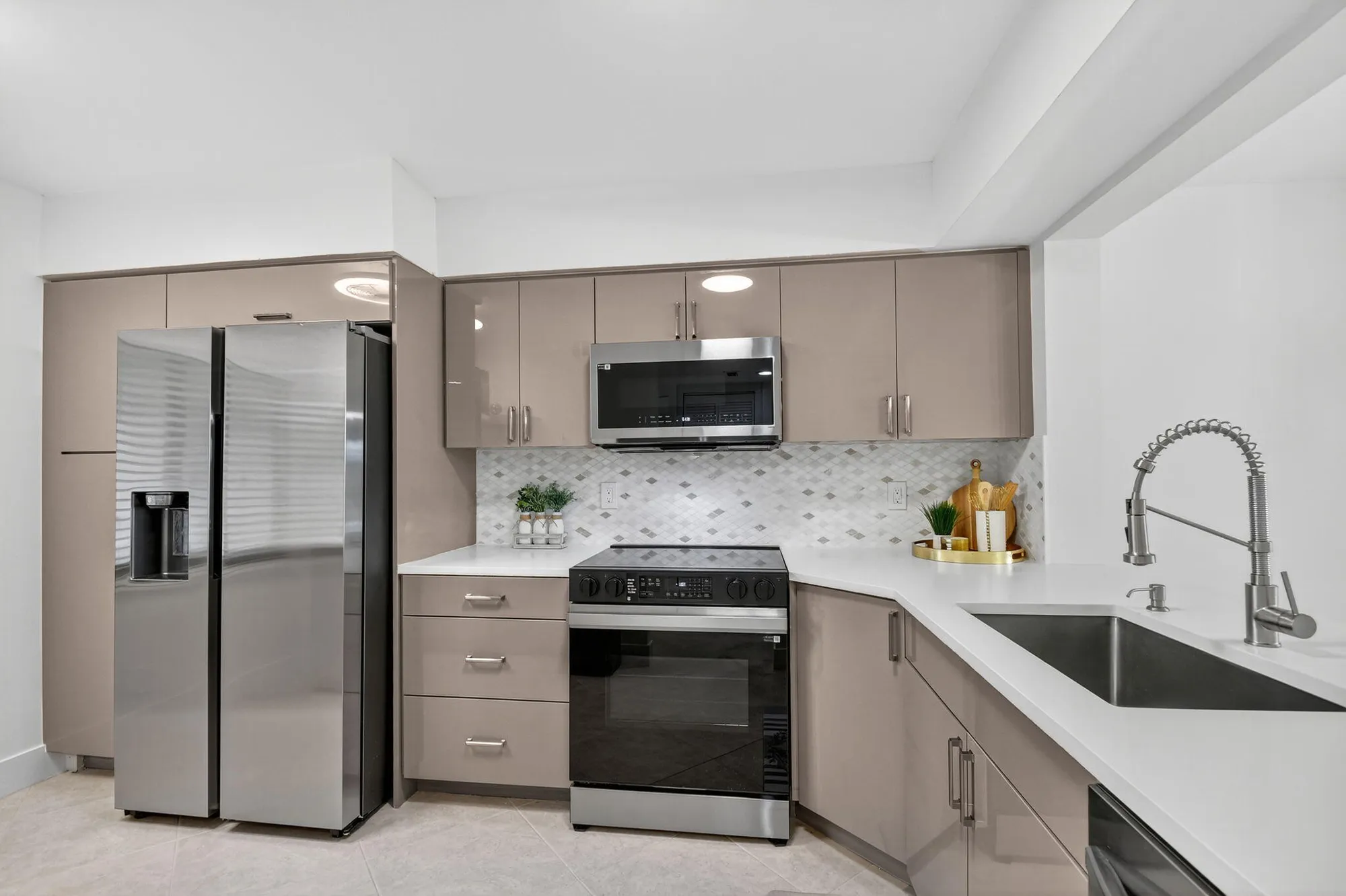 Property Slideshow image 5 of 49 | 7270 ashford pl 208, Delray Beach, FL, 33446