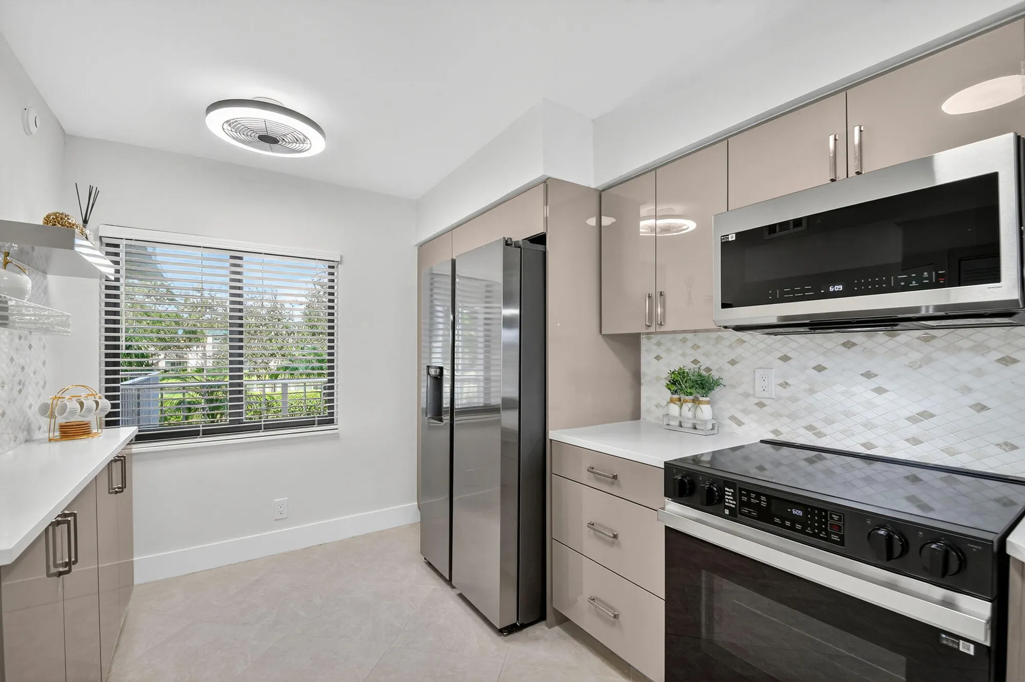 Property Slideshow image 4 of 49 | 7270 ashford pl 208, Delray Beach, FL, 33446