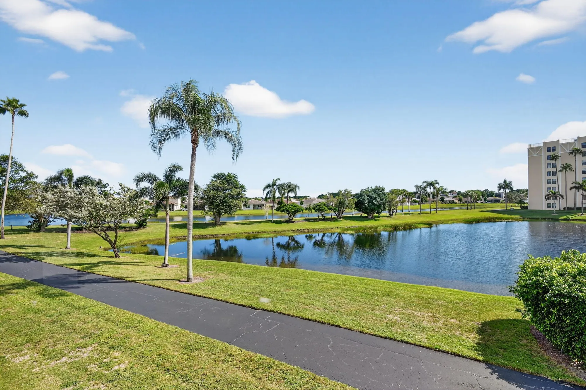 Property Slideshow image 18 of 49 | 7270 ashford pl 208, Delray Beach, FL, 33446