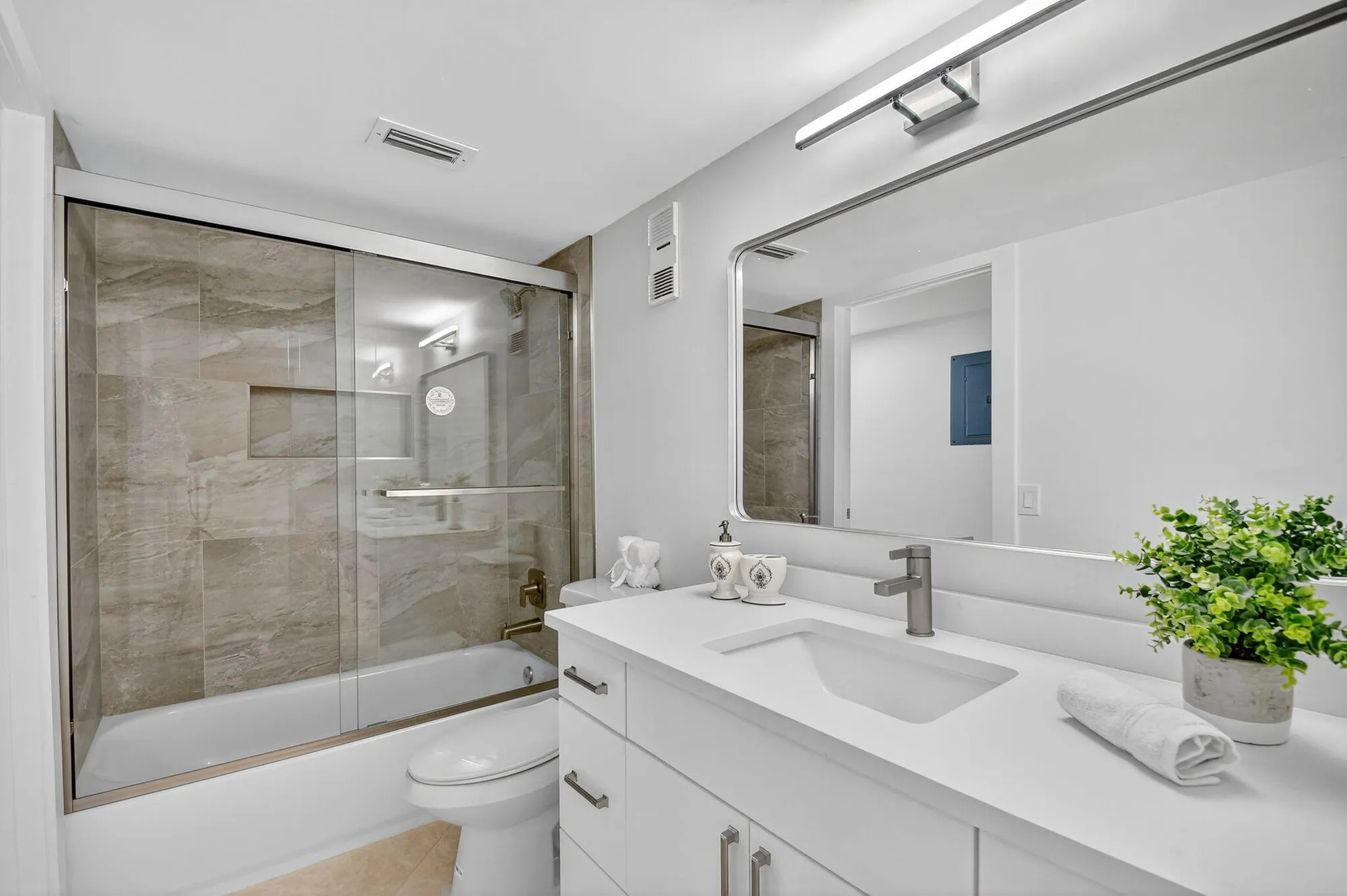 Property Slideshow image 16 of 49 | 7270 ashford pl 208, Delray Beach, FL, 33446