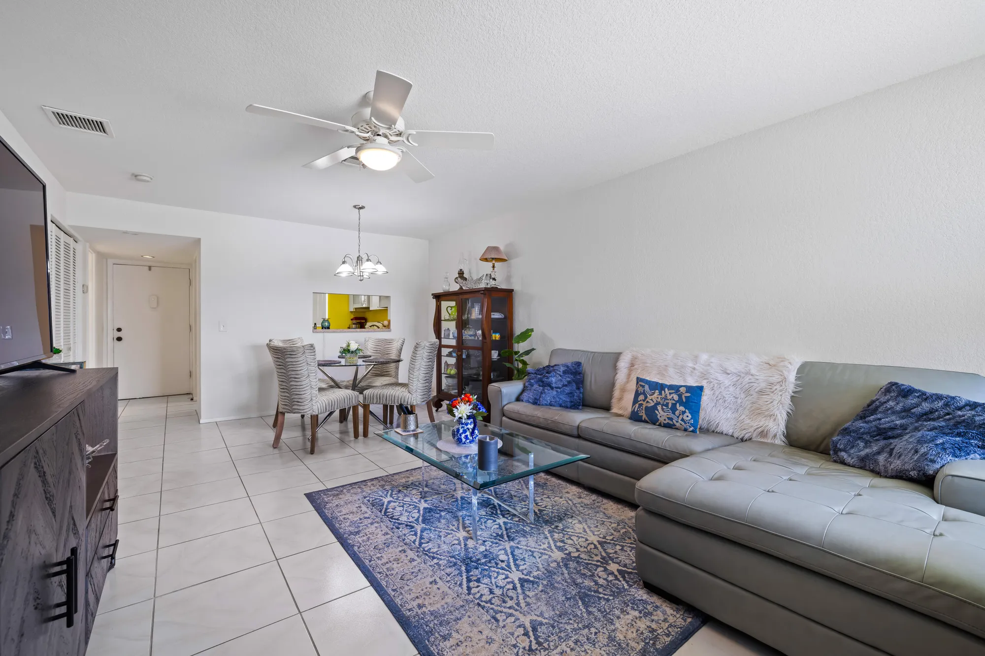 Property Slideshow image 4 of 23 | 12016 greenway cir s apt 203, Royal Palm Beach, FL, 33411