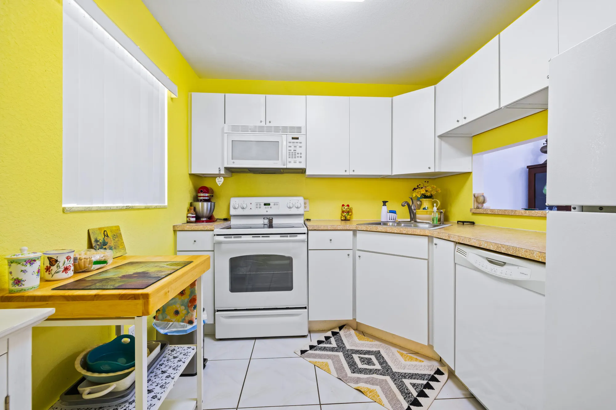 Property Slideshow image 2 of 23 | 12016 greenway cir s apt 203, Royal Palm Beach, FL, 33411