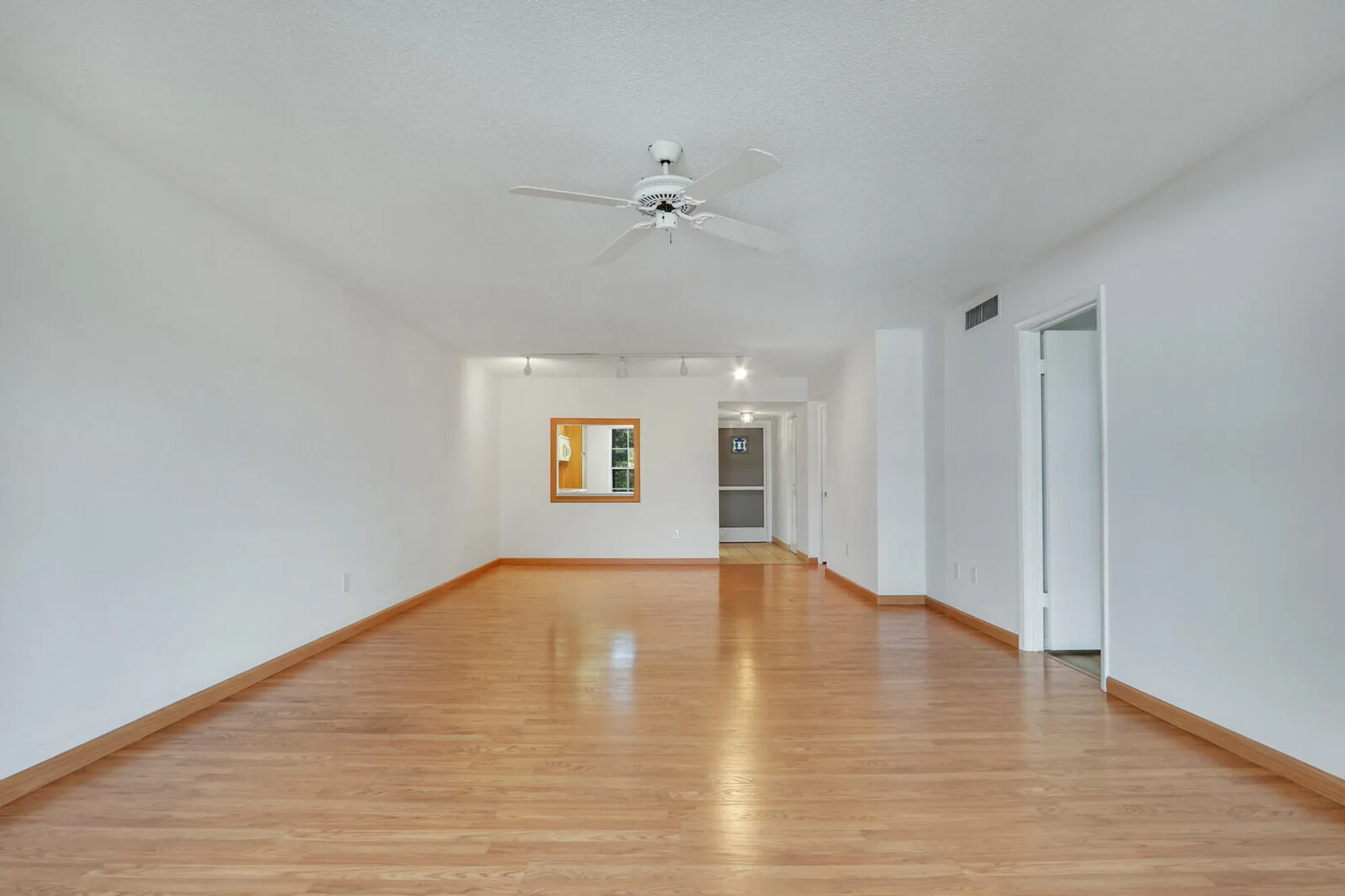 Property Slideshow image 12 of 32 | 1852 sw palm city rd 202, Stuart, FL, 34994
