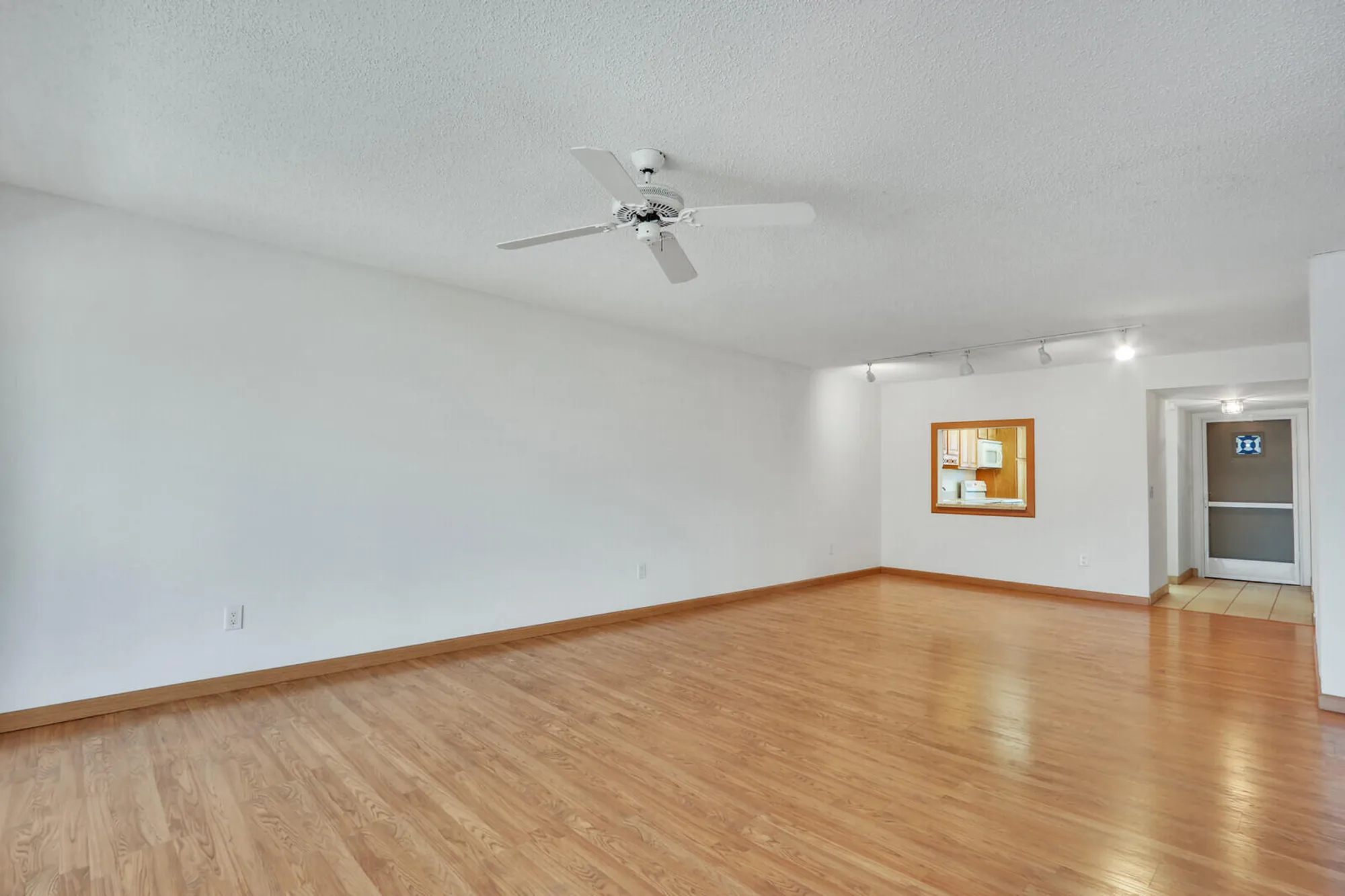 Property Slideshow image 13 of 32 | 1852 sw palm city rd 202, Stuart, FL, 34994