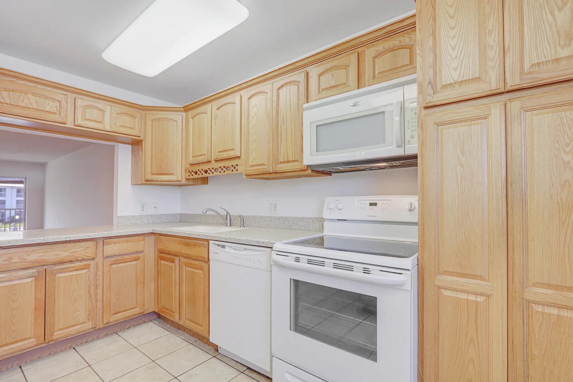 Property Slideshow image 15 of 32 | 1852 sw palm city rd 202, Stuart, FL, 34994