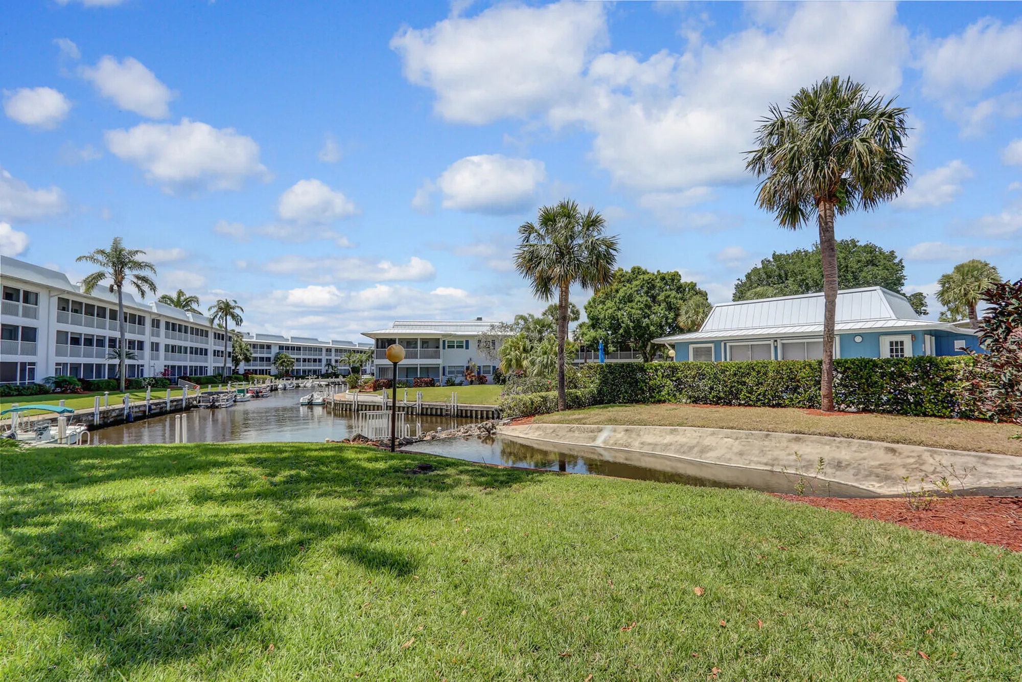 Property Slideshow image 5 of 32 | 1852 sw palm city rd 202, Stuart, FL, 34994