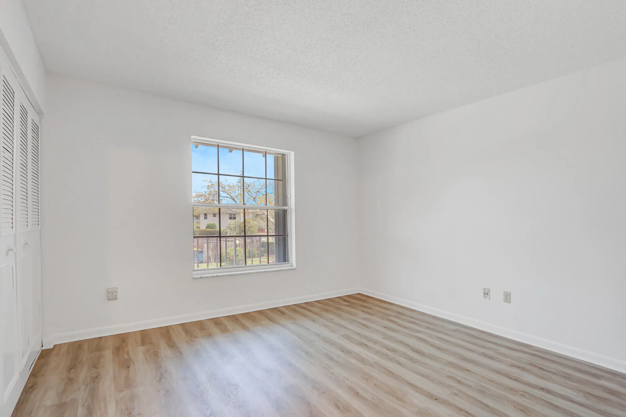 Property Slideshow image 26 of 32 | 1852 sw palm city rd 202, Stuart, FL, 34994