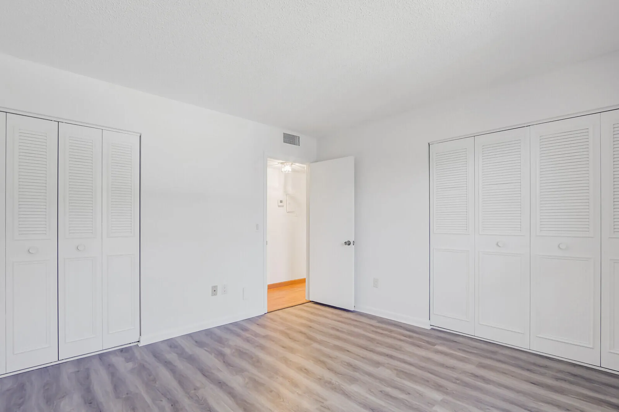 Property Slideshow image 27 of 32 | 1852 sw palm city rd 202, Stuart, FL, 34994
