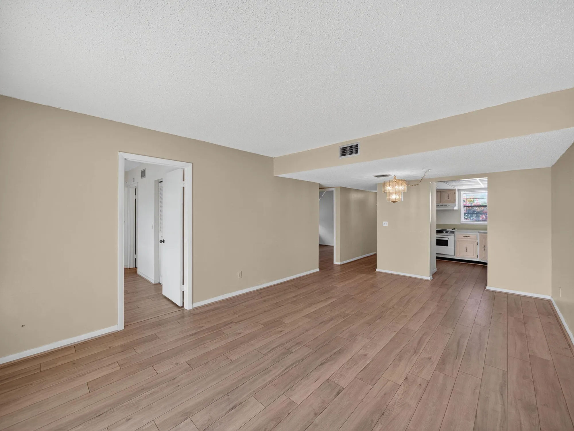 Property Slideshow image 6 of 23 | 18081 se country club dr # 17-170, Jupiter, FL, 33469