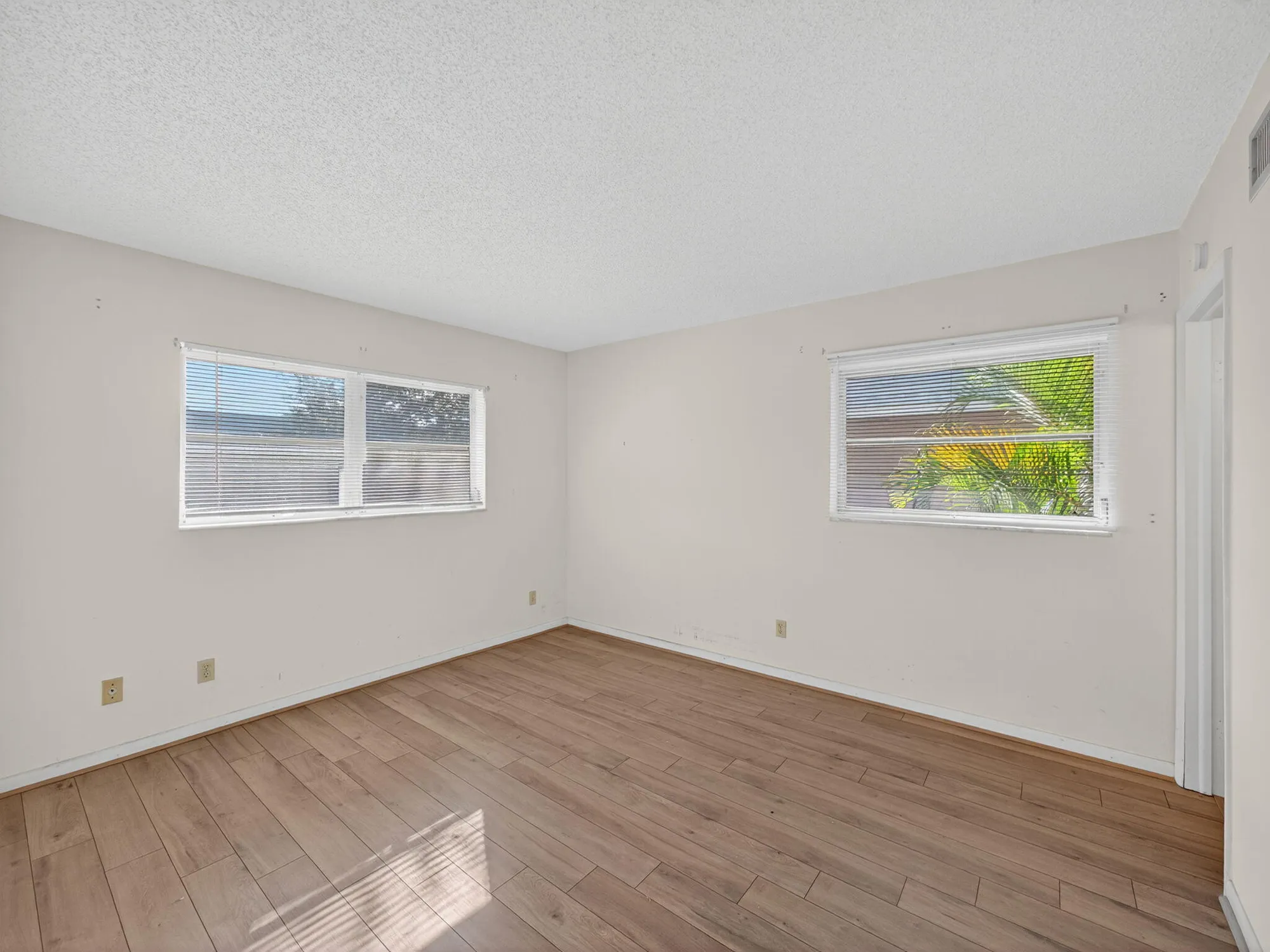 Property Slideshow image 9 of 23 | 18081 se country club dr # 17-170, Jupiter, FL, 33469
