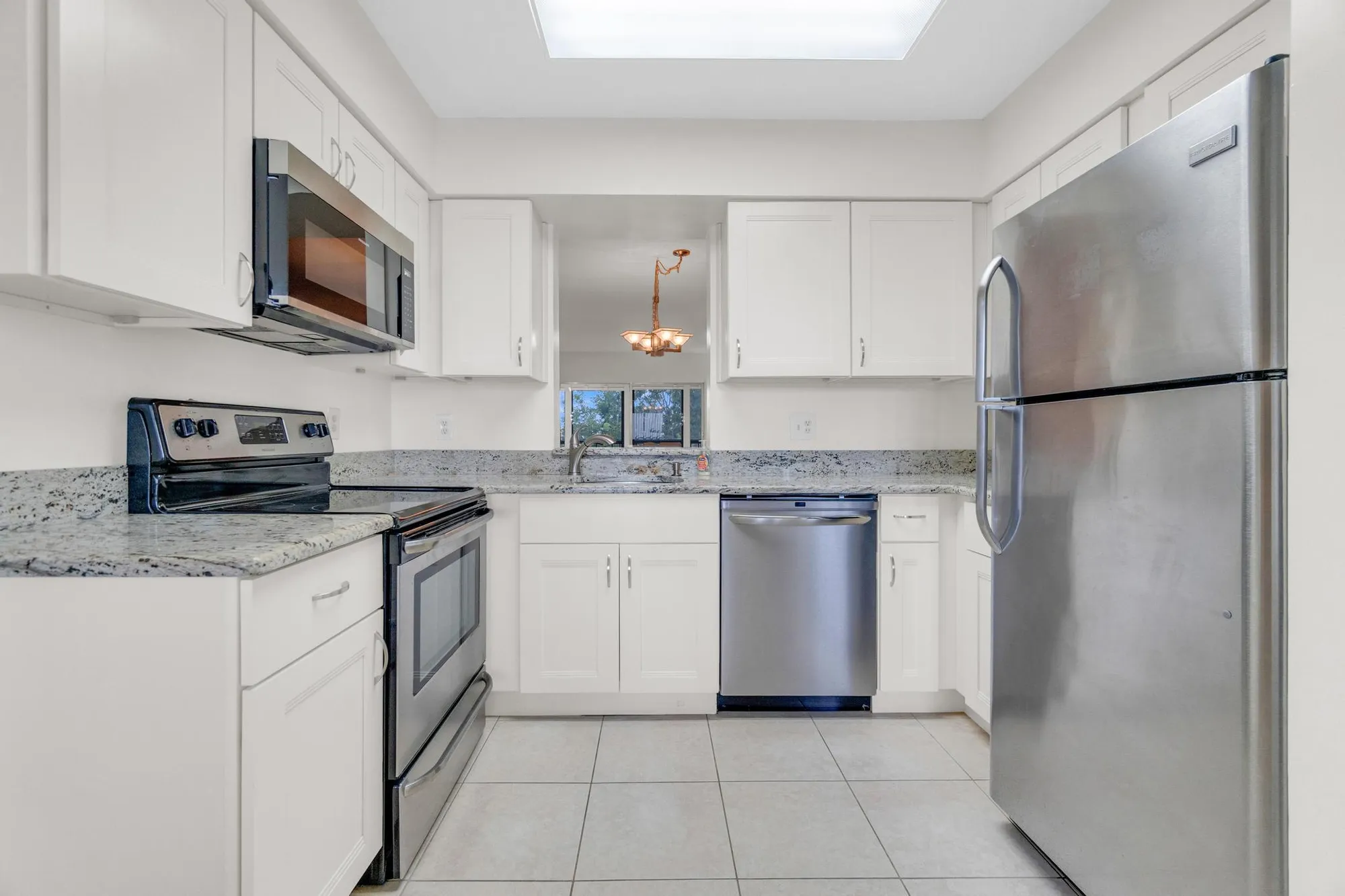 Property Slideshow image 4 of 74 | 7192 huntington ln apt 407, Delray Beach, FL, 33446