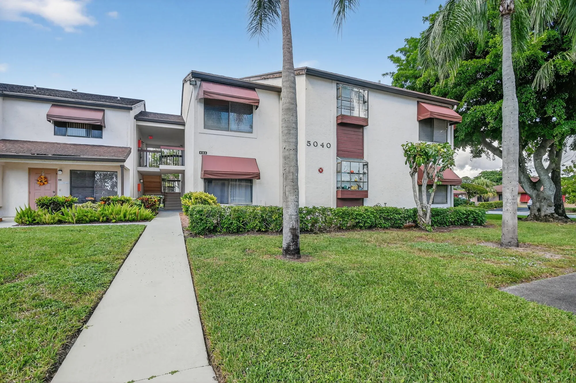 Property Slideshow image 2 of 54 | 5040 rose hill dr apt 206, Boynton Beach, FL, 33437