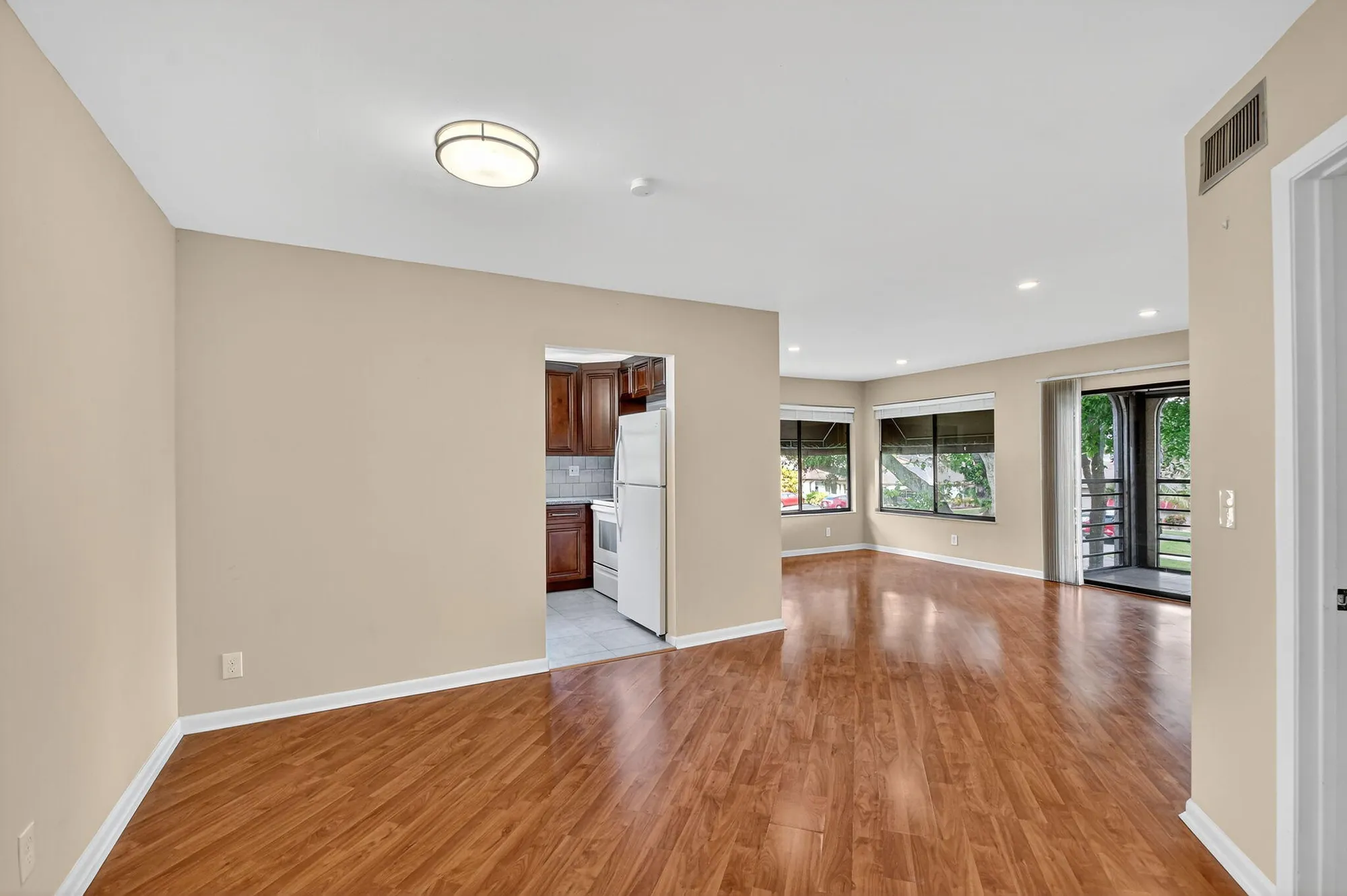 Property Slideshow image 9 of 54 | 5040 rose hill dr apt 206, Boynton Beach, FL, 33437