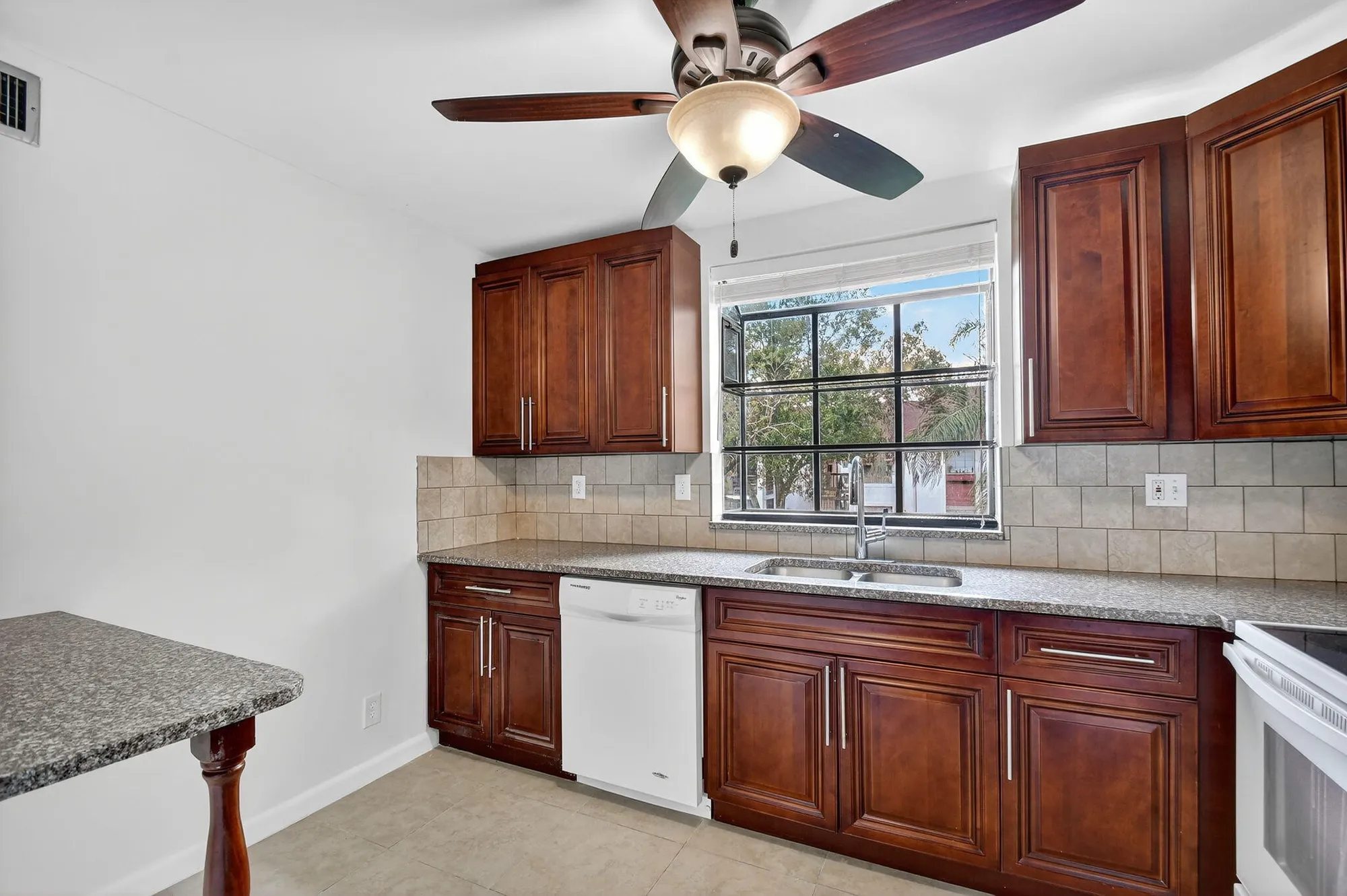 Property Slideshow image 12 of 54 | 5040 rose hill dr apt 206, Boynton Beach, FL, 33437