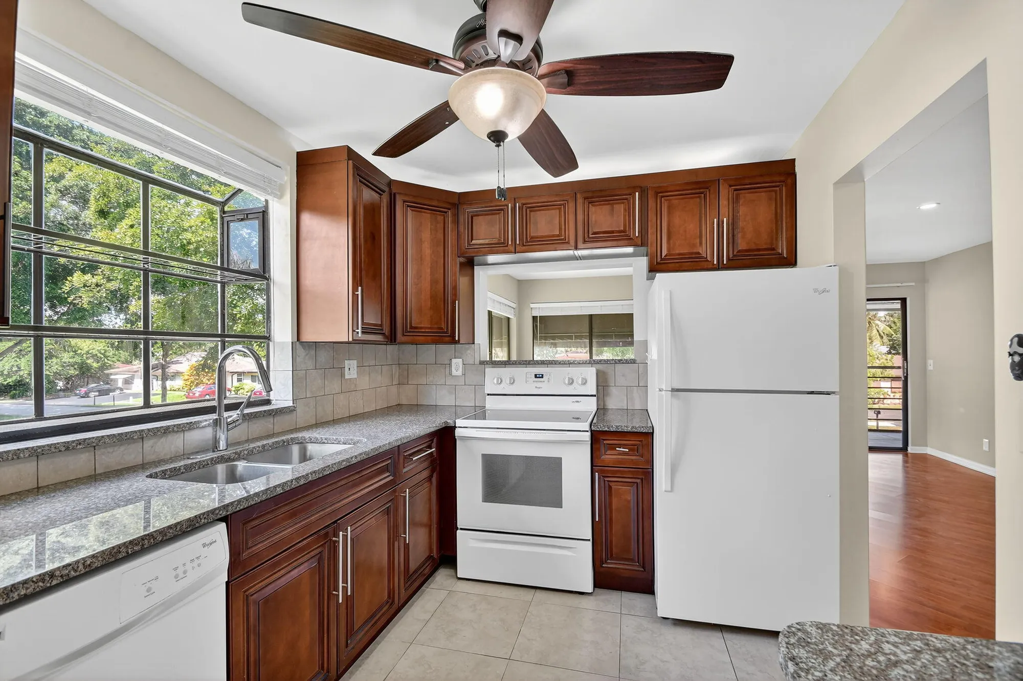 Property Slideshow image 15 of 54 | 5040 rose hill dr apt 206, Boynton Beach, FL, 33437