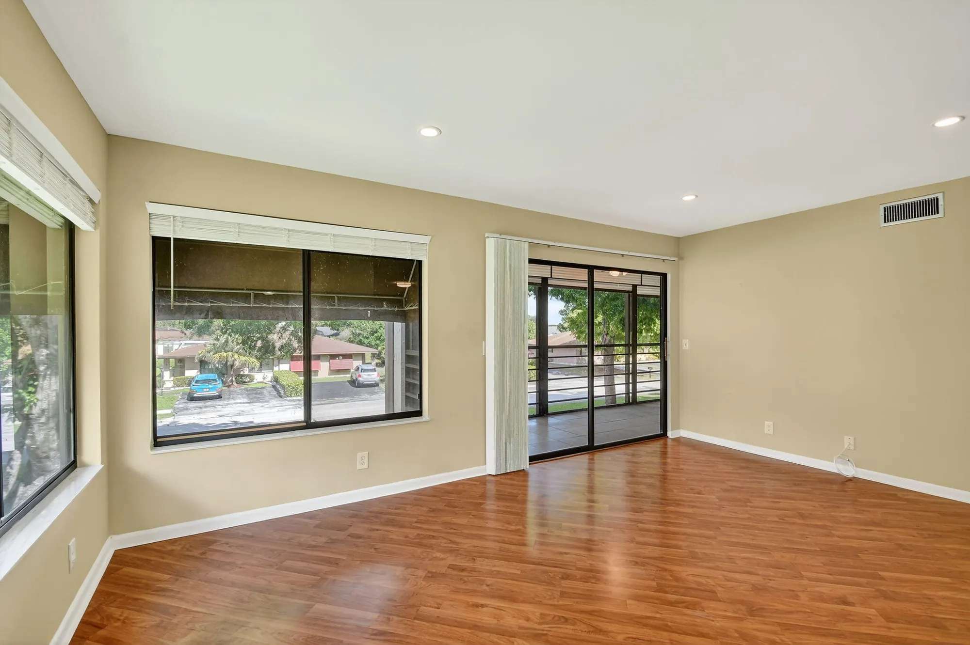 Property Slideshow image 19 of 54 | 5040 rose hill dr apt 206, Boynton Beach, FL, 33437