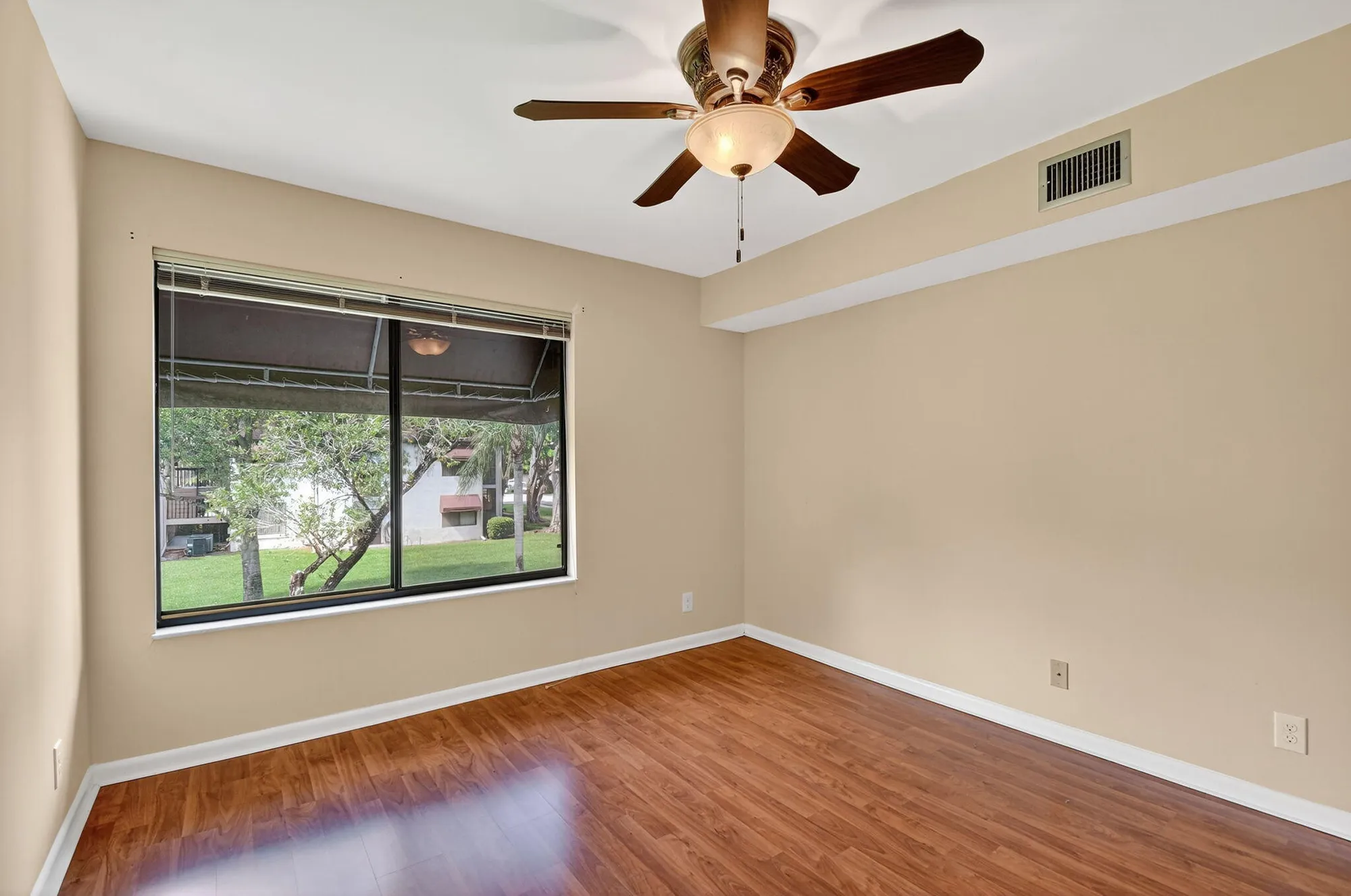 Property Slideshow image 31 of 54 | 5040 rose hill dr apt 206, Boynton Beach, FL, 33437