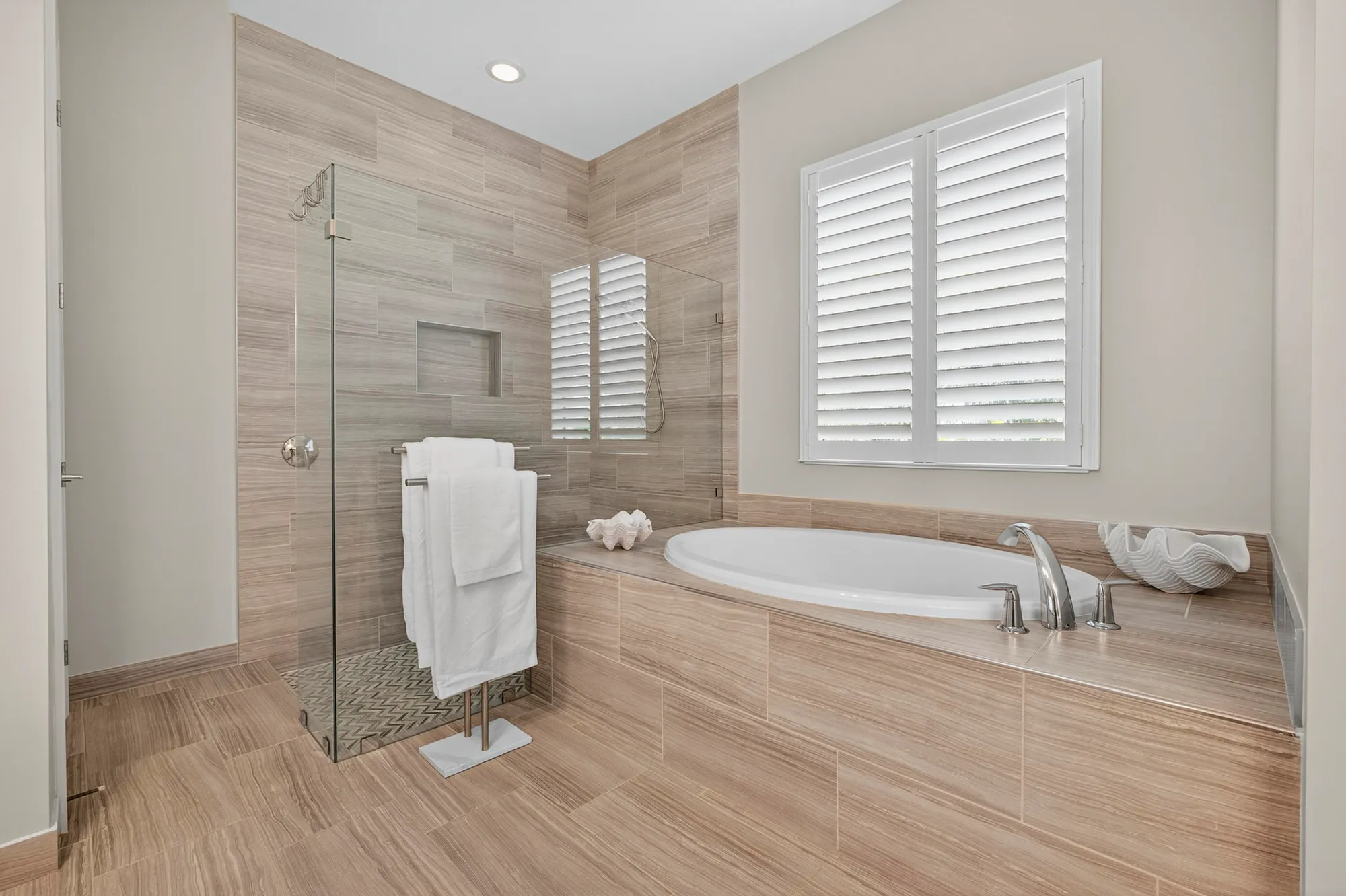 Property Slideshow image 26 of 65 | 9935 timber creek way, Palm Beach Gardens, FL, 33412