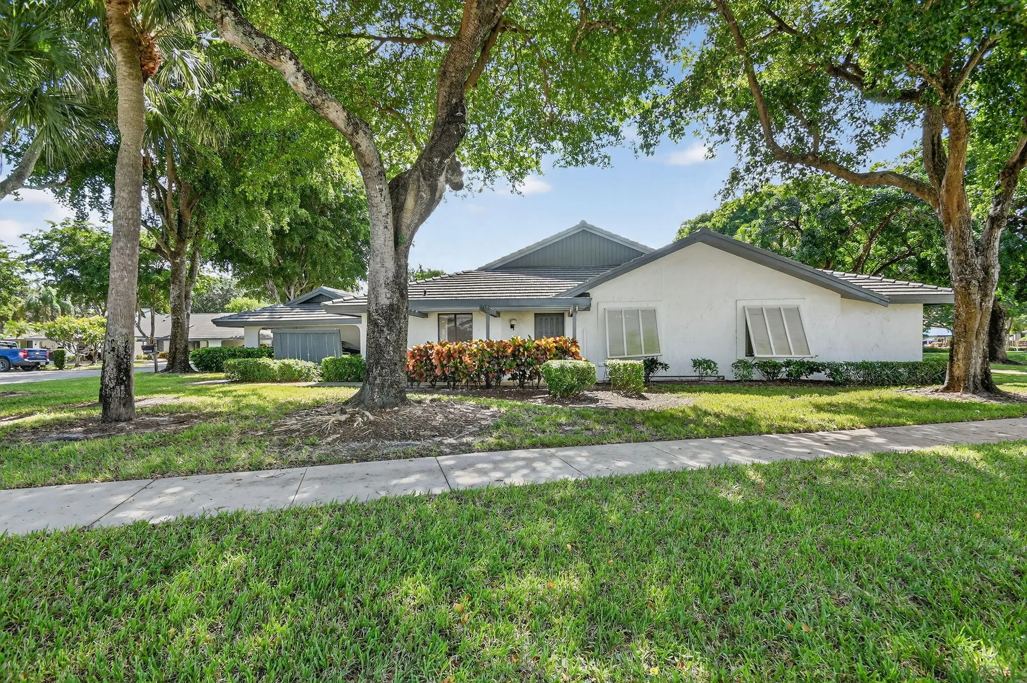Property Slideshow image 2 of 64 | 10101 ashwood pl, Boynton Beach, FL, 33437