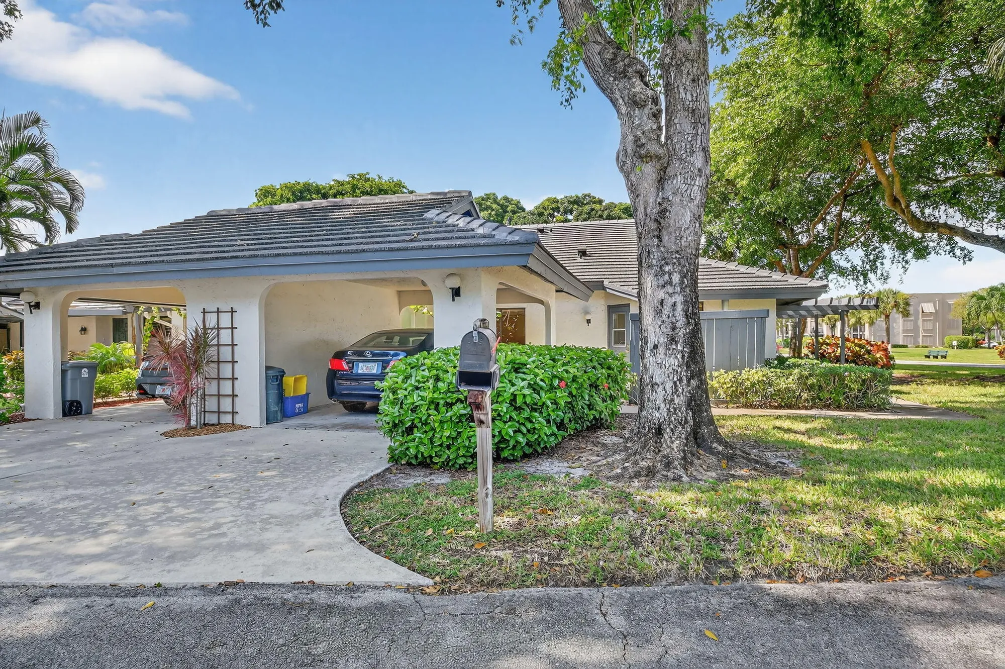 Property Slideshow image 4 of 64 | 10101 ashwood pl, Boynton Beach, FL, 33437