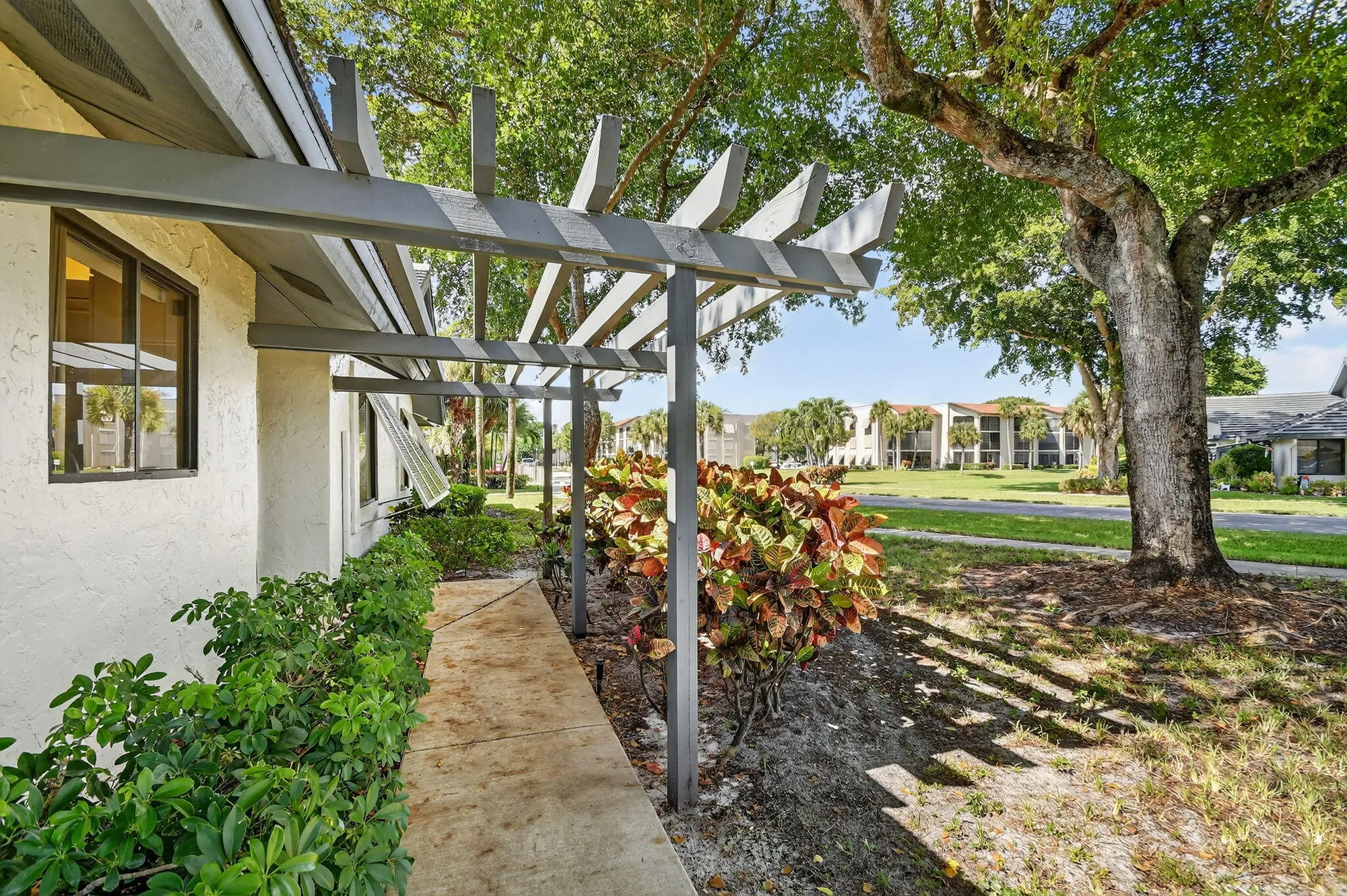 Property Slideshow image 5 of 64 | 10101 ashwood pl, Boynton Beach, FL, 33437