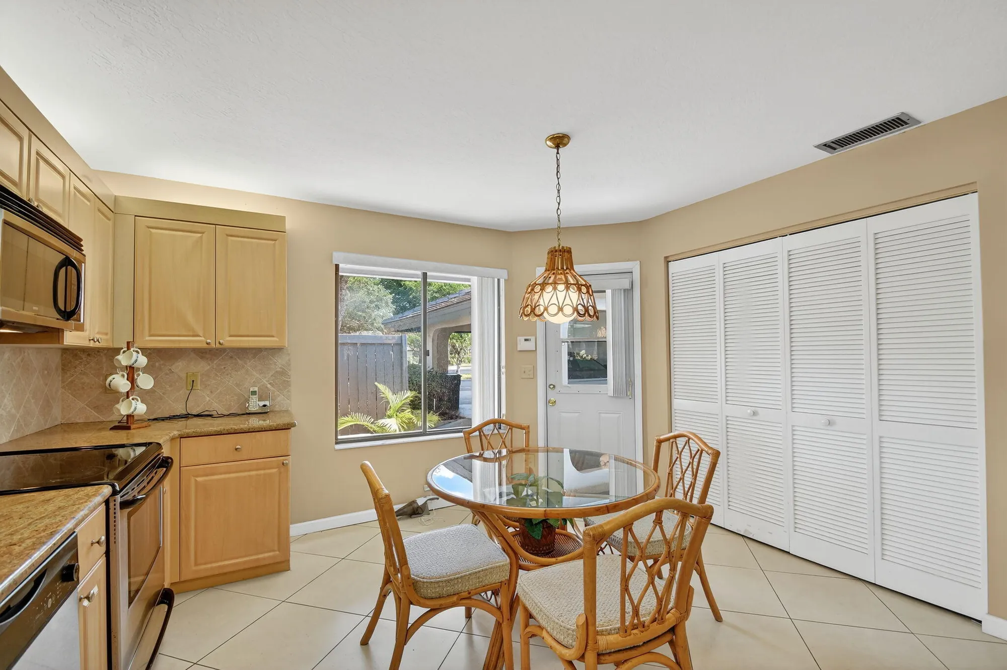 Property Slideshow image 12 of 64 | 10101 ashwood pl, Boynton Beach, FL, 33437